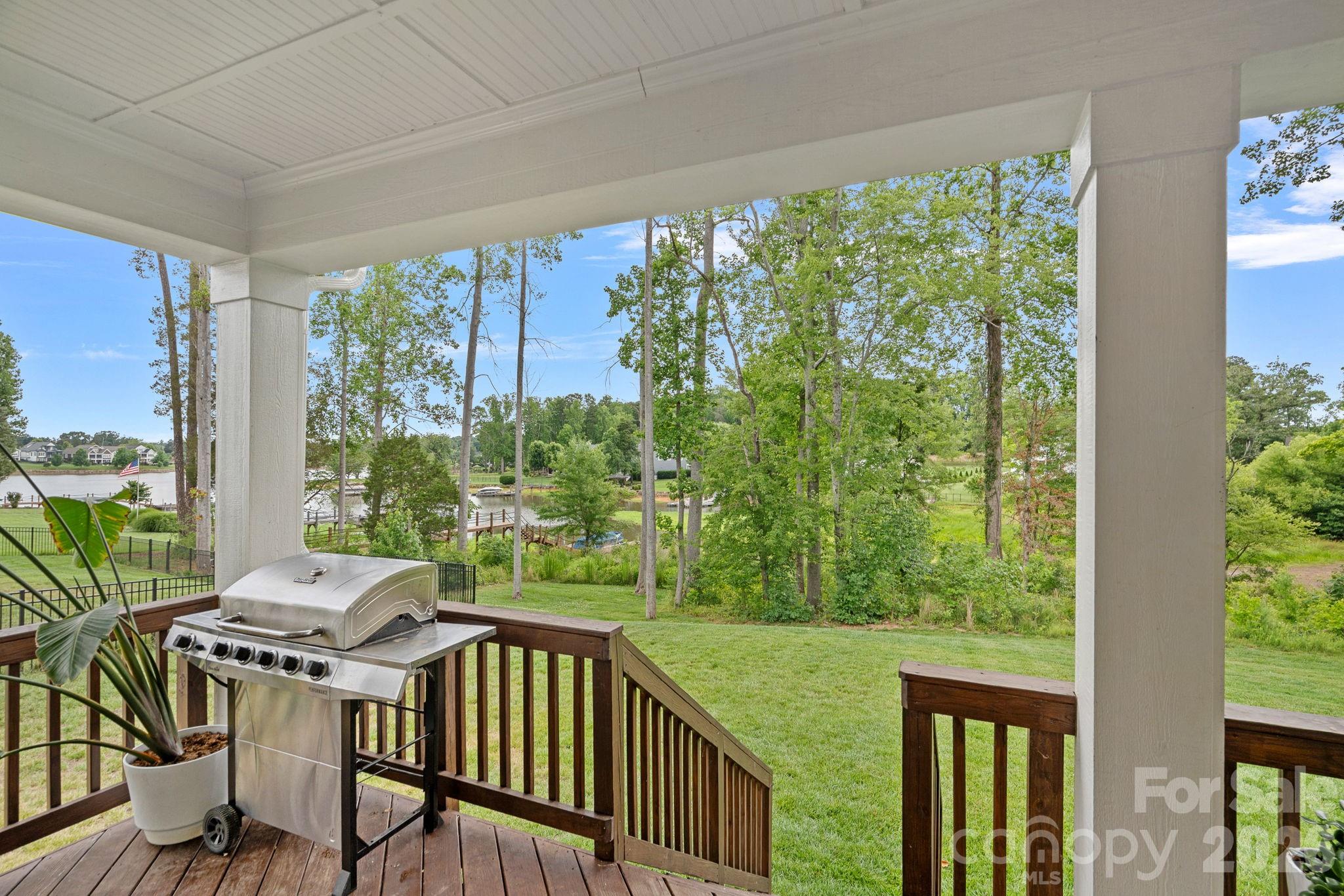 165 Little Indian Loop — Mooresville