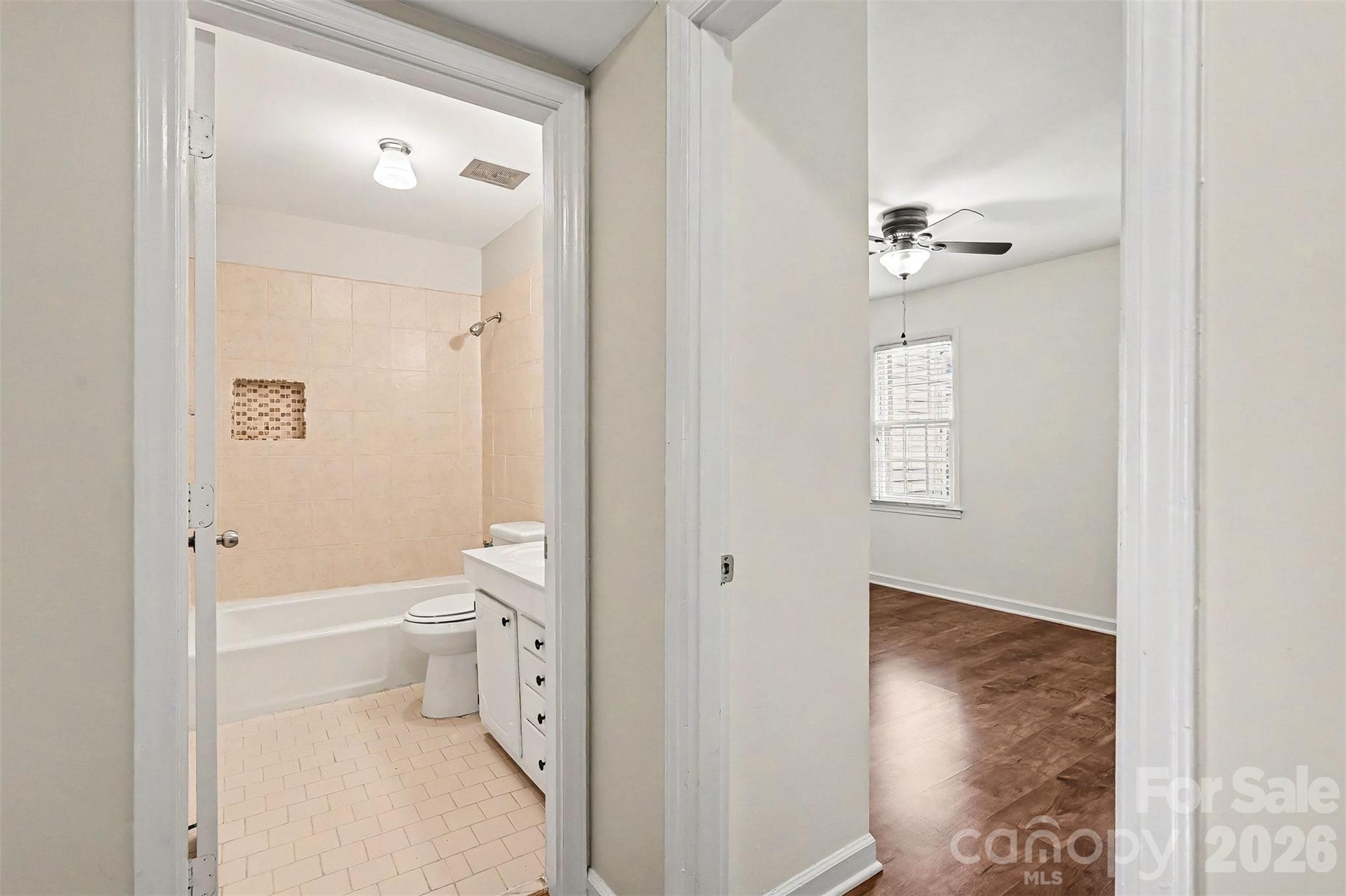 3720 Park Road #L — Charlotte