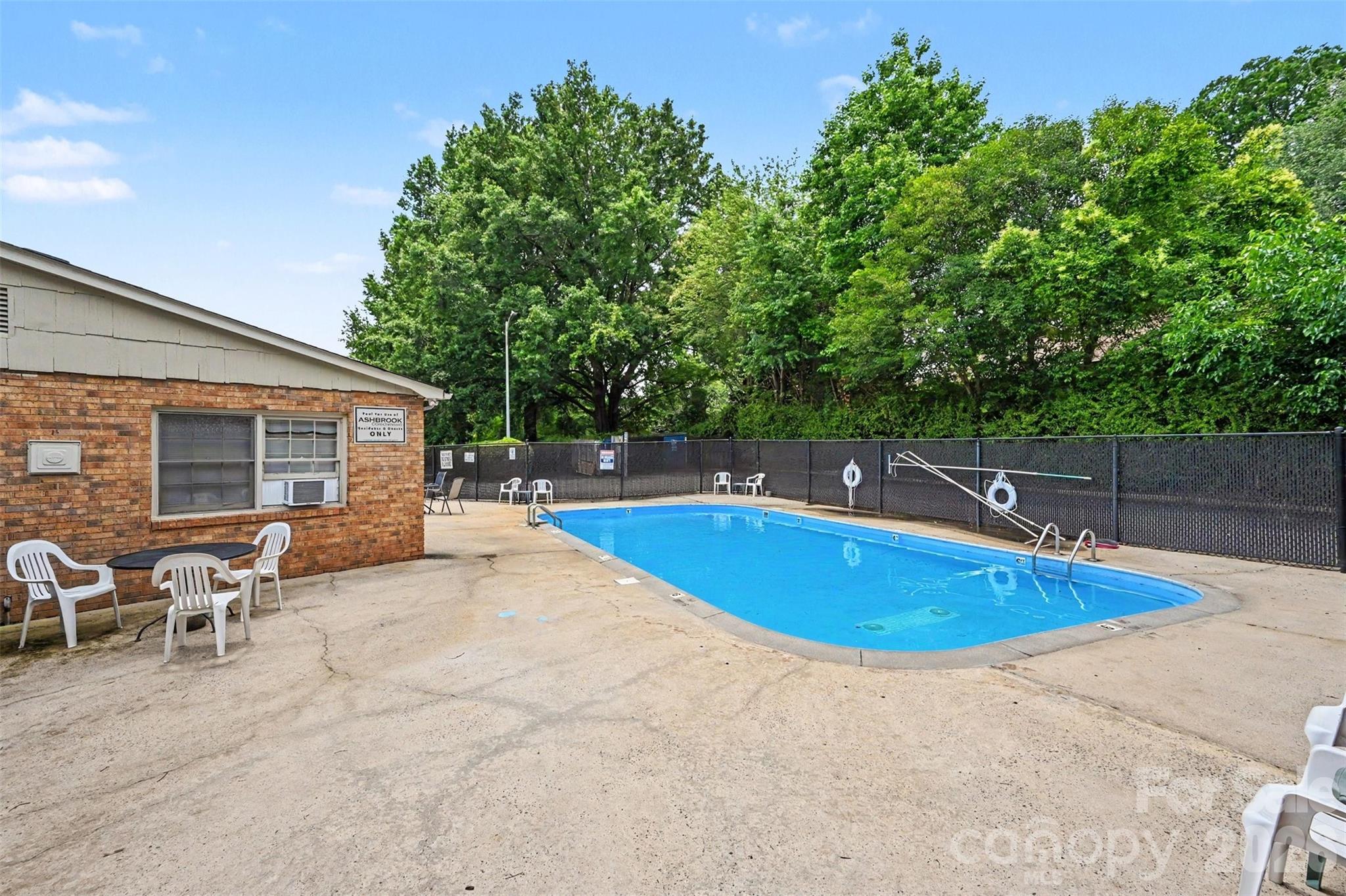 3720 Park Road #L — Charlotte