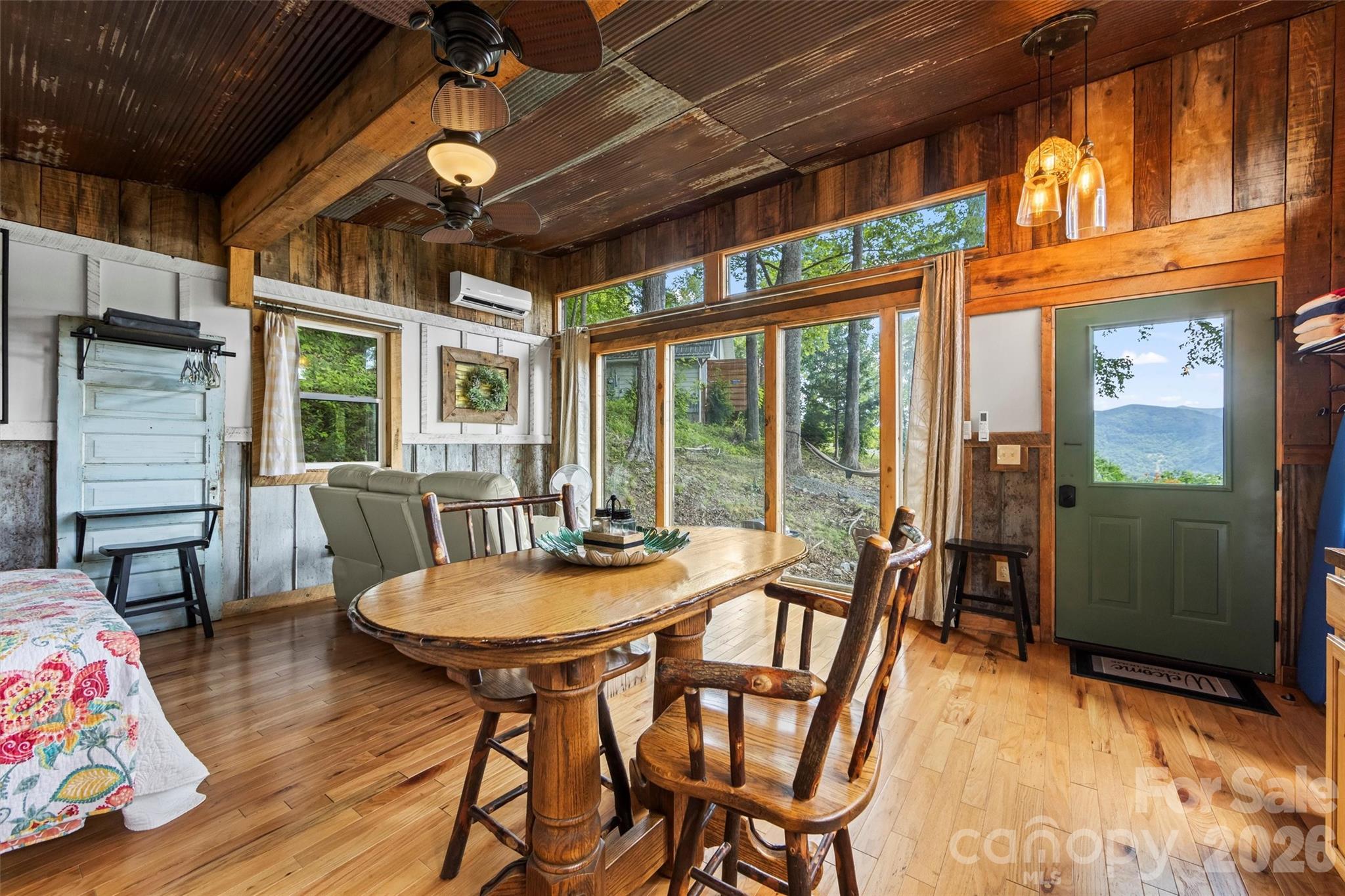553 Paradise Mountain Road — Canton