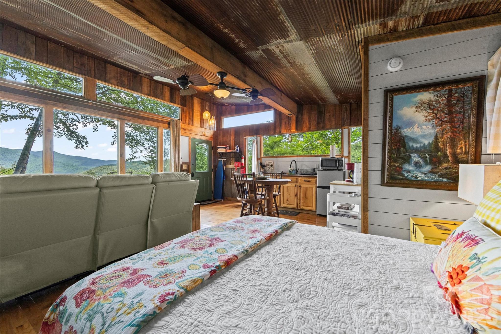 553 Paradise Mountain Road — Canton