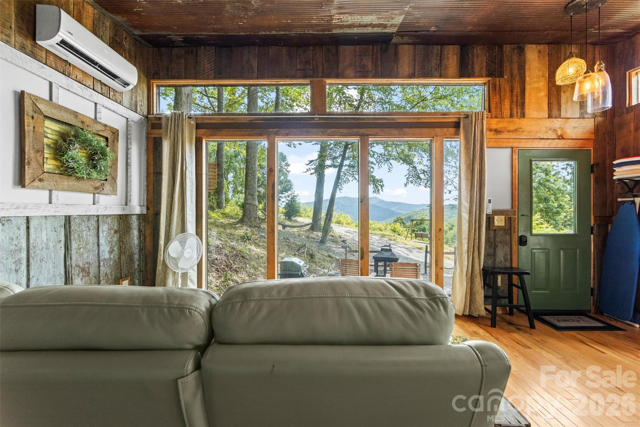 553 Paradise Mountain Road — Canton