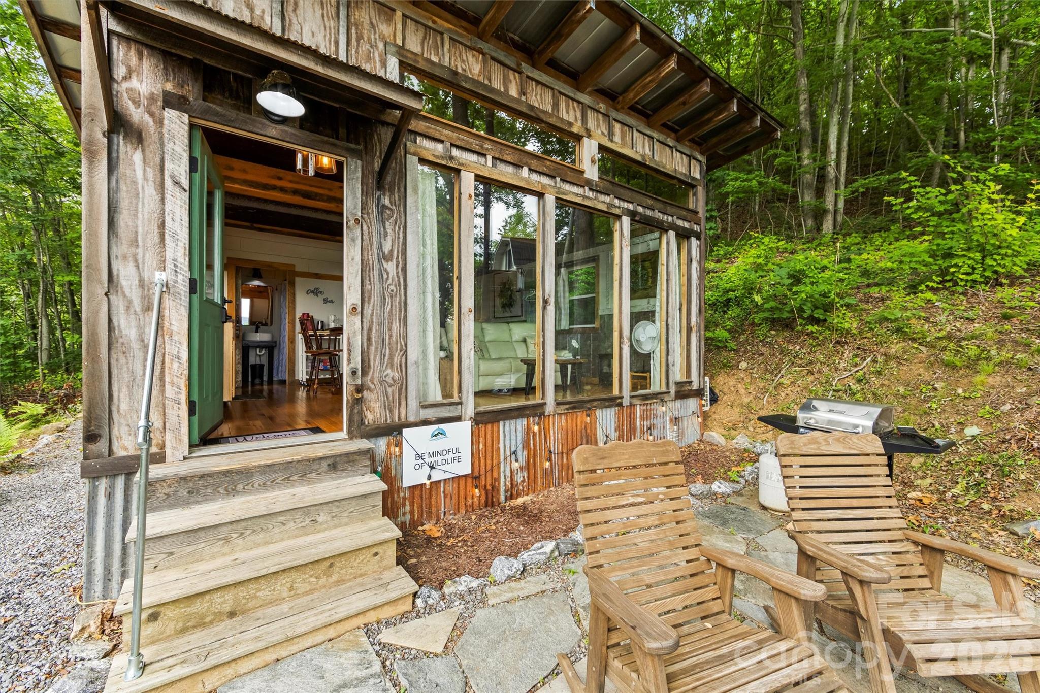 553 Paradise Mountain Road — Canton