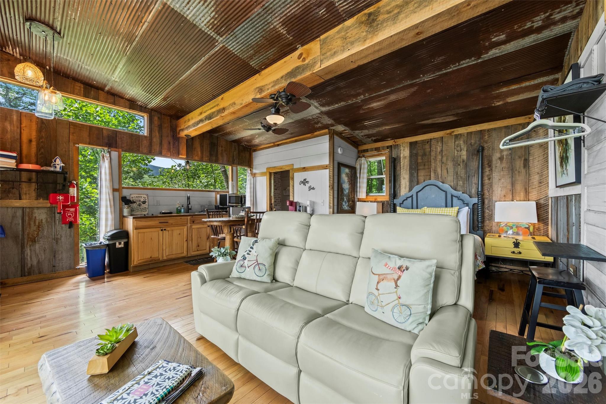 553 Paradise Mountain Road — Canton