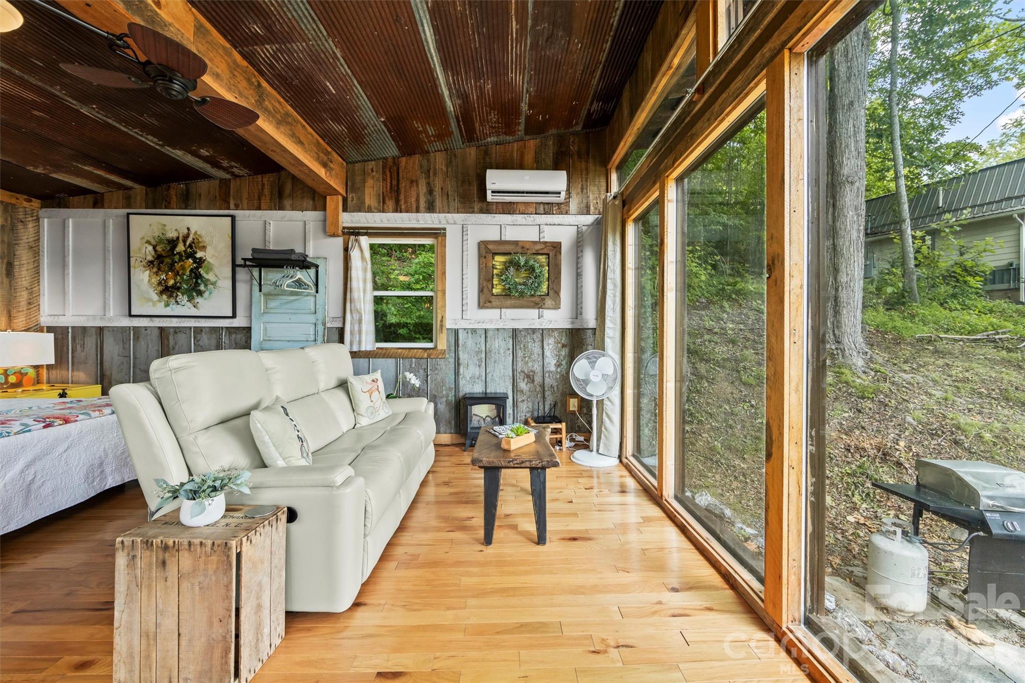 553 Paradise Mountain Road — Canton