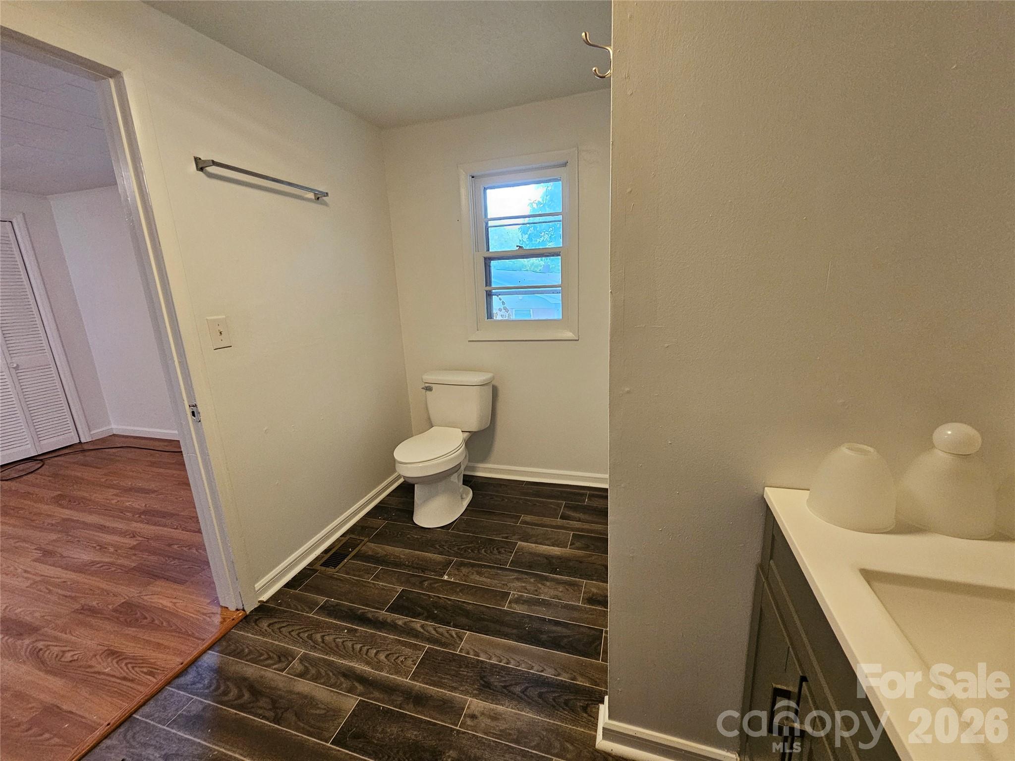 1641 Berkley Street SW — Lenoir