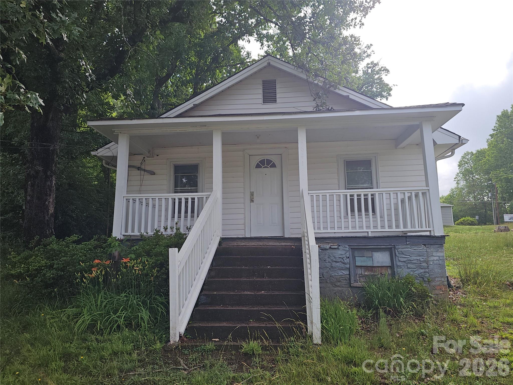 1641 Berkley Street SW — Lenoir