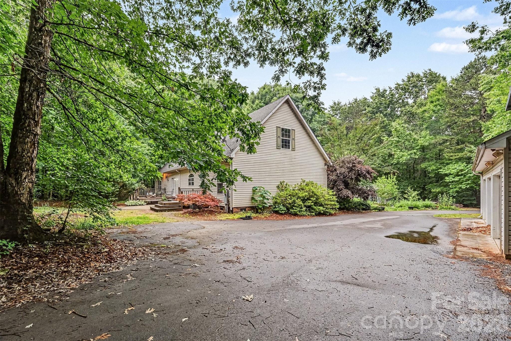 5879 Gold Hill Road E — Gold Hill