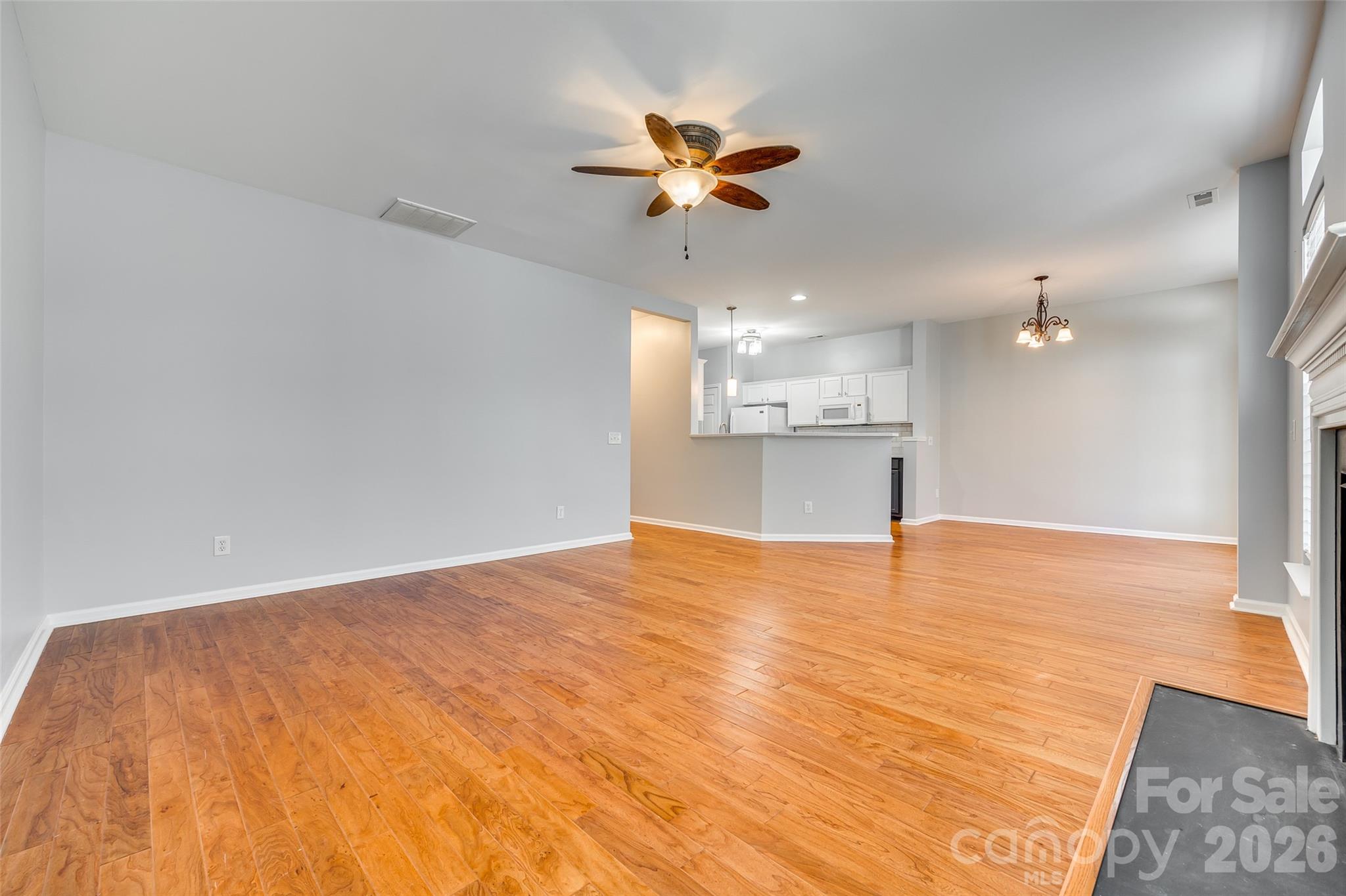 618 Bayou Circle — Clover
