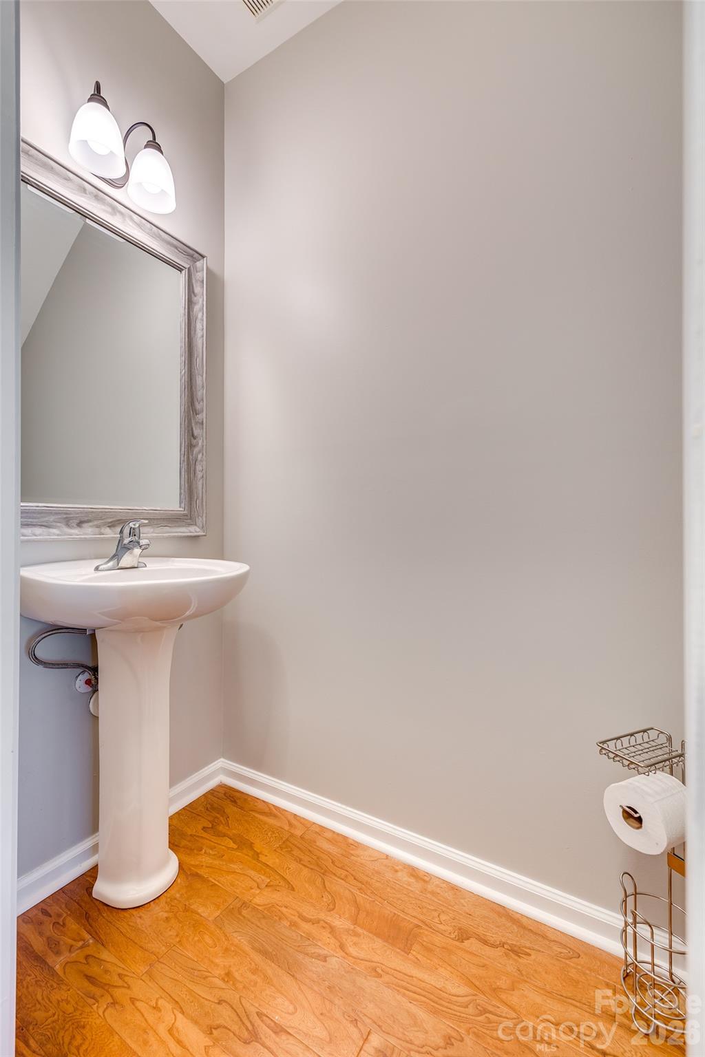 618 Bayou Circle — Clover