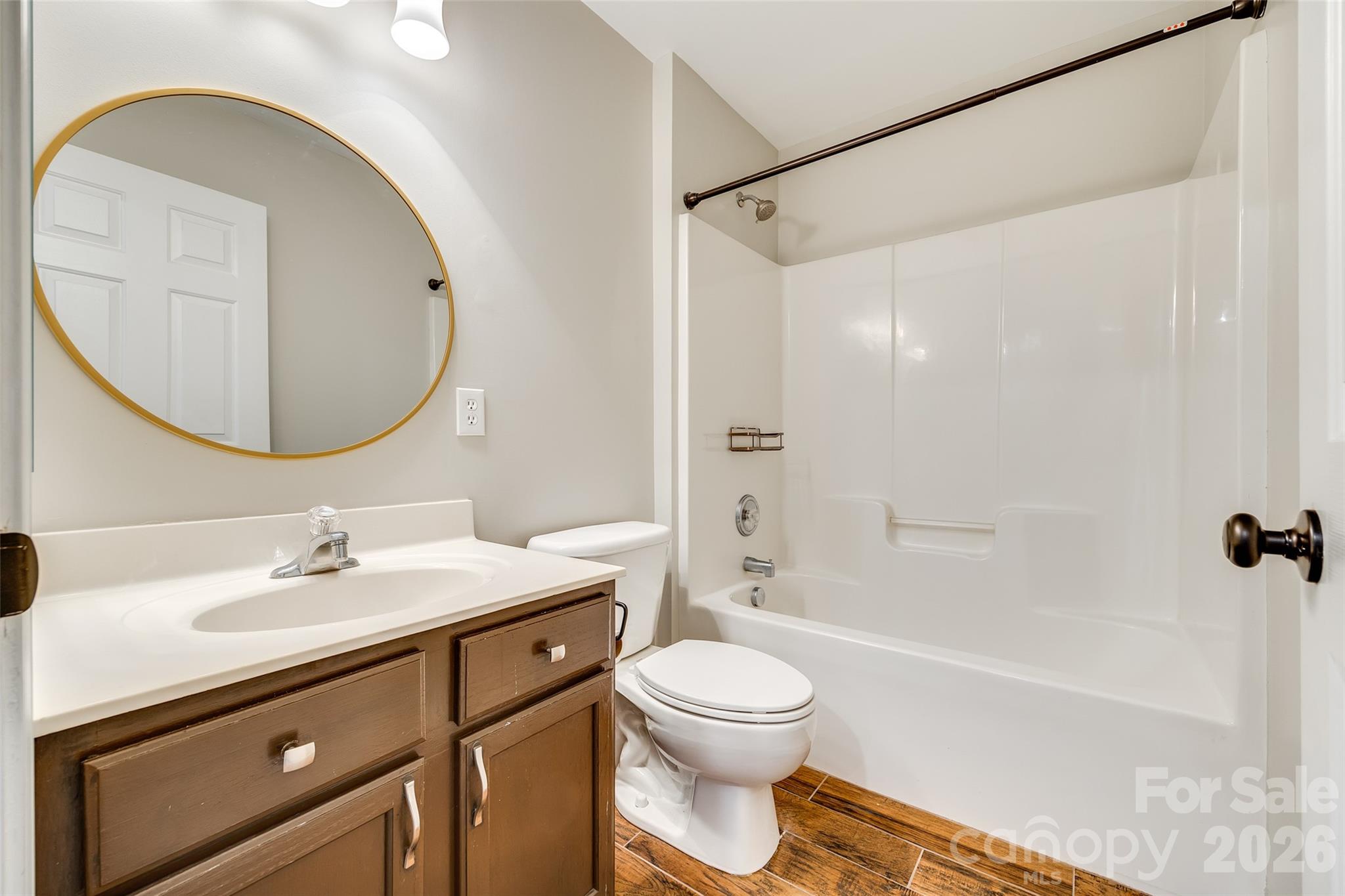 618 Bayou Circle — Clover