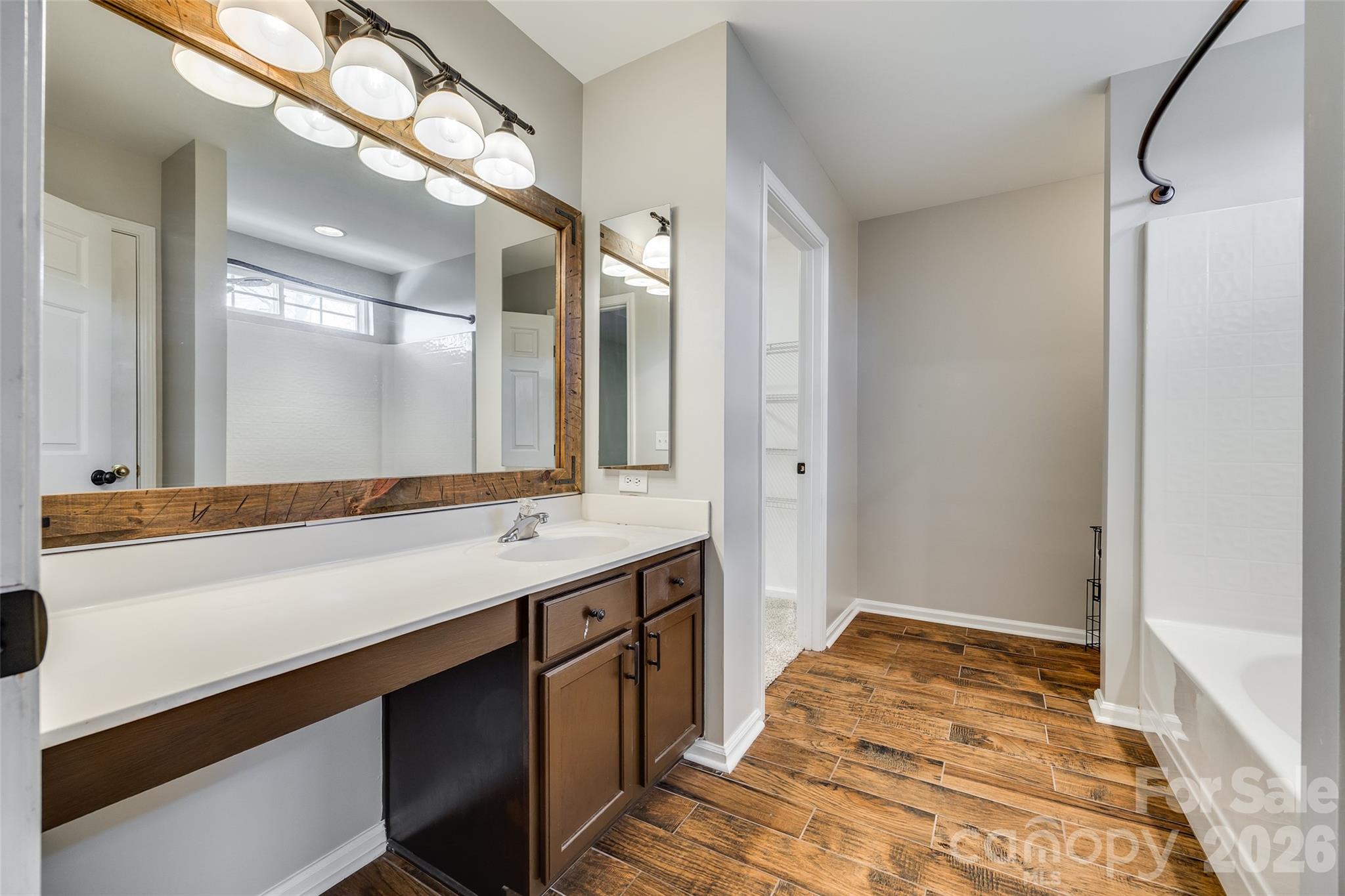 618 Bayou Circle — Clover