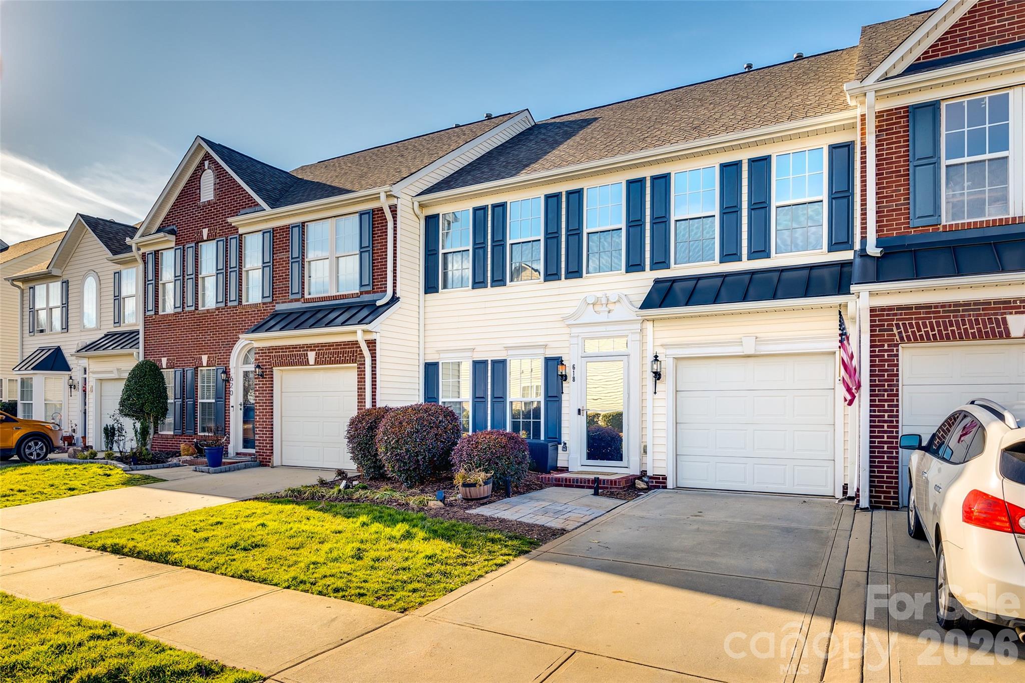 618 Bayou Circle — Clover