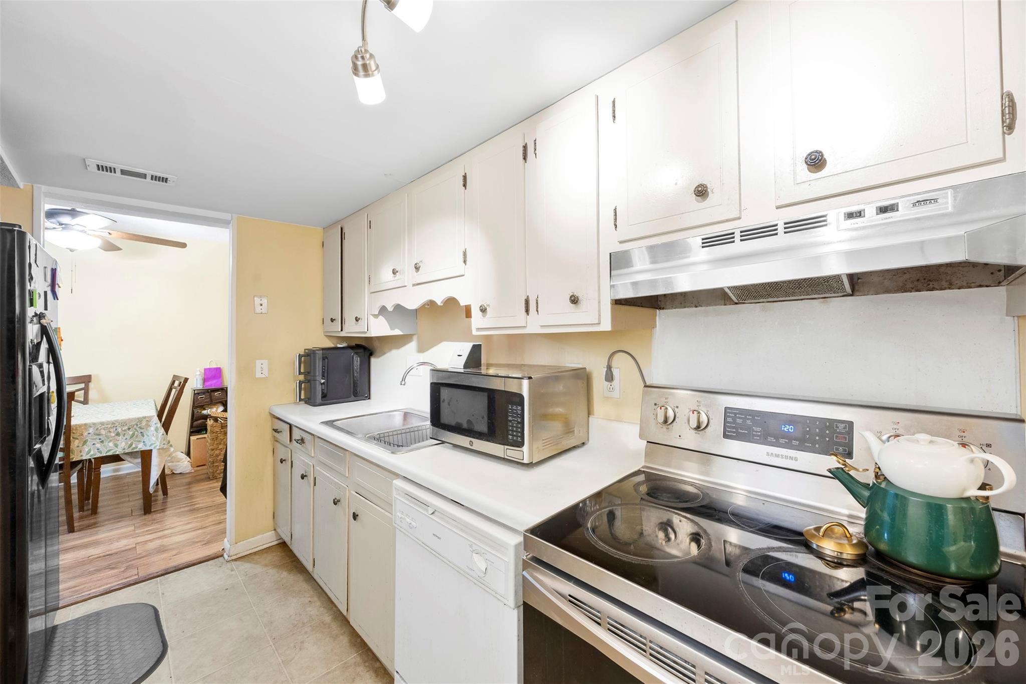 7130 Stonington Lane — Charlotte