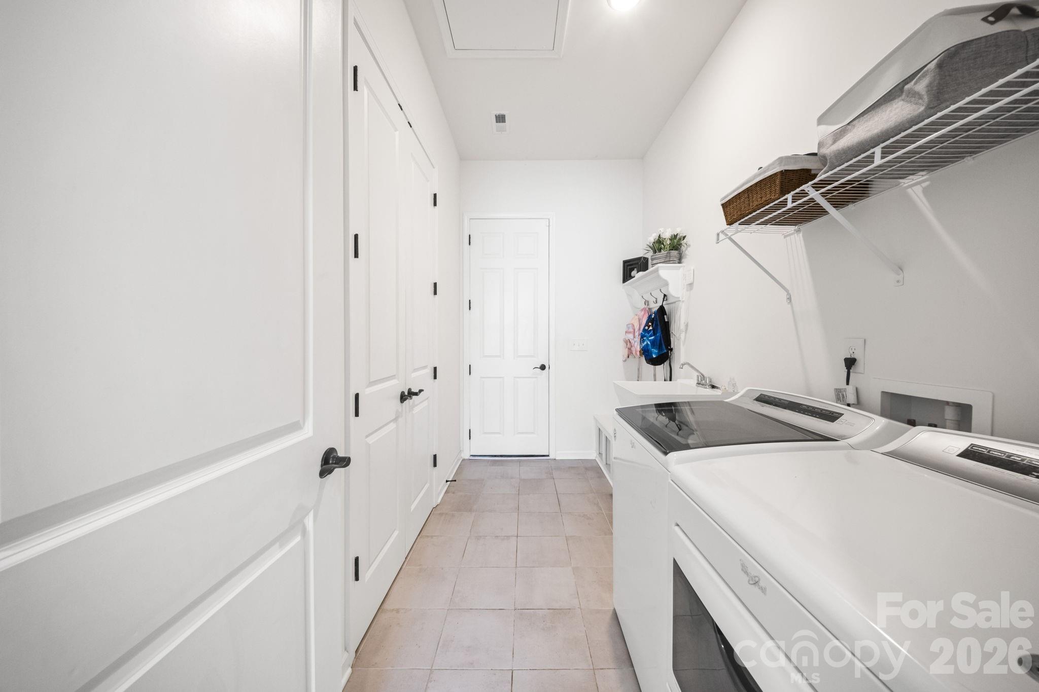 7920 Creek Park Drive — Denver