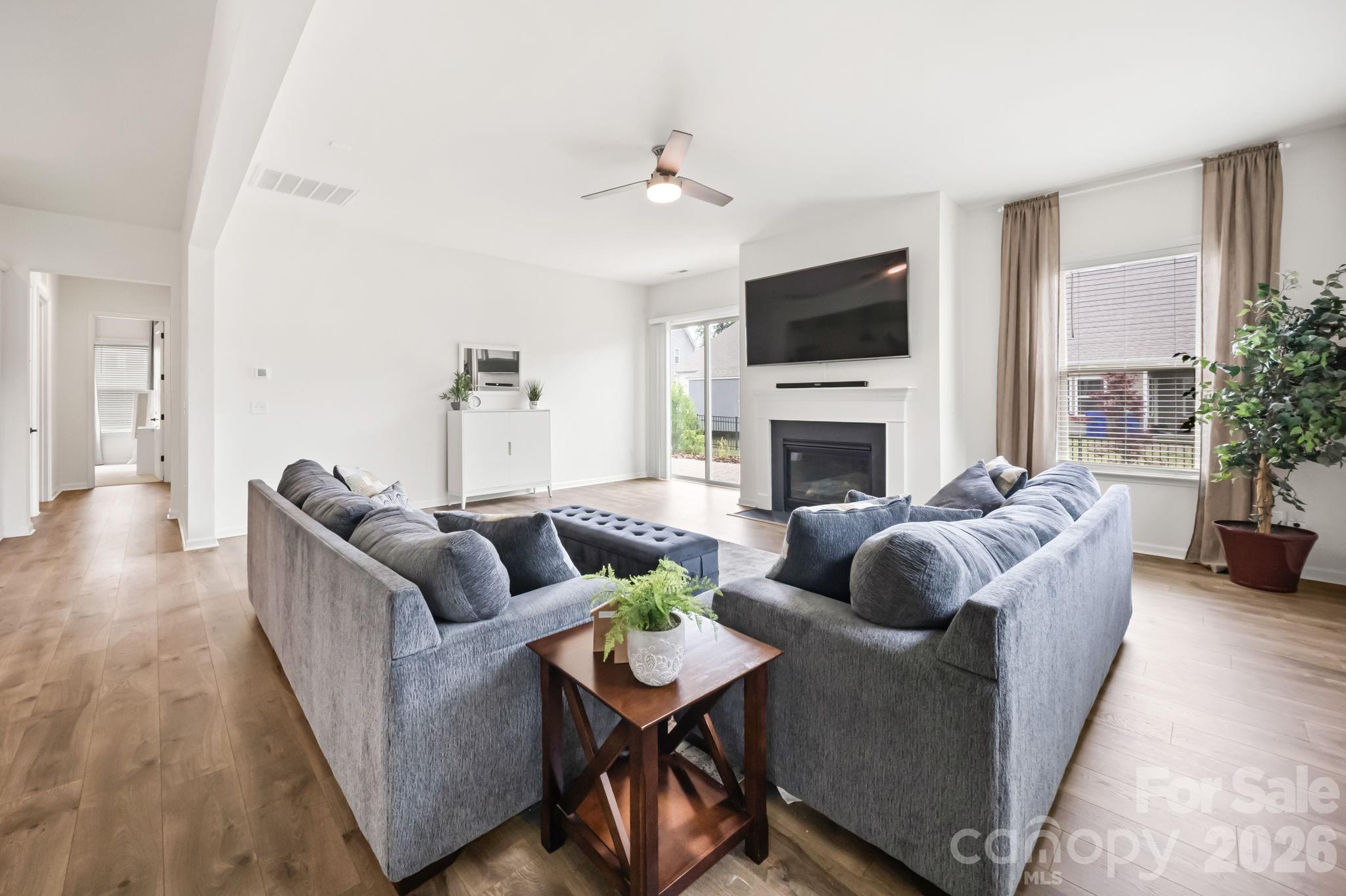 7920 Creek Park Drive — Denver