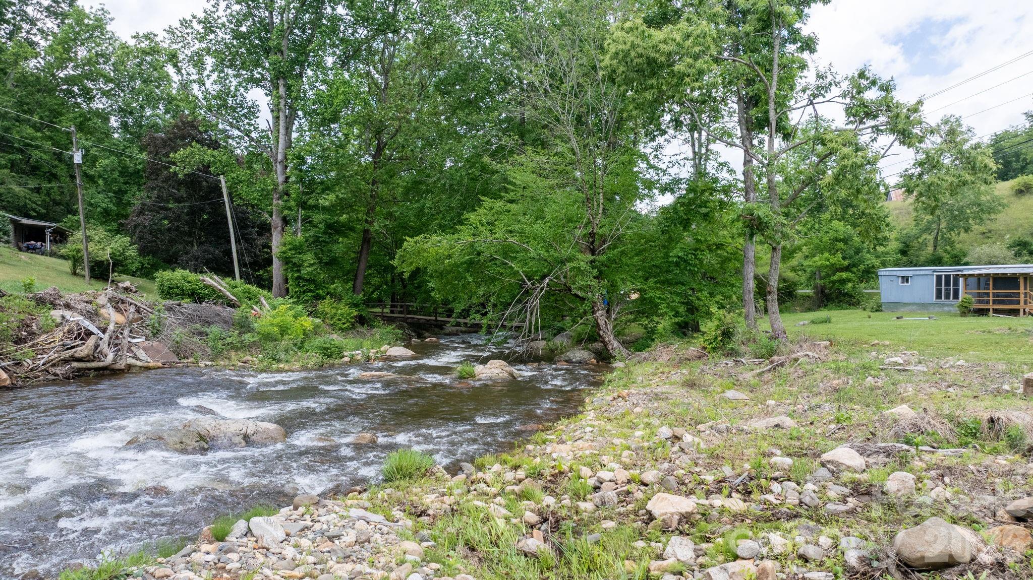 3206 Fork Mountain Road — Bakersville