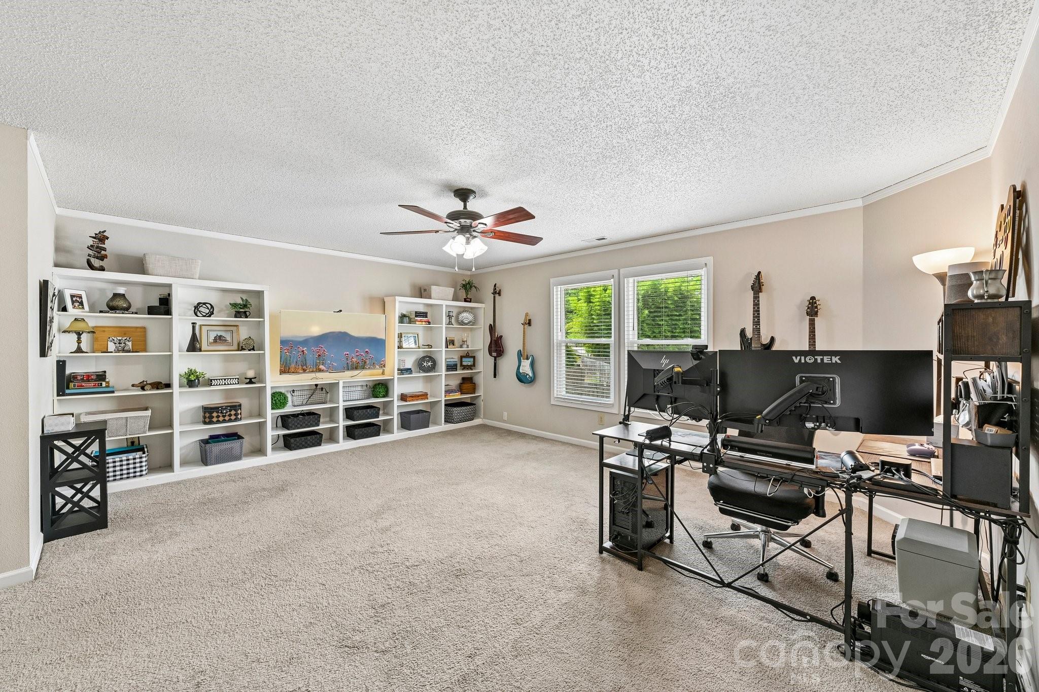 4207 Shasta Circle — Clover