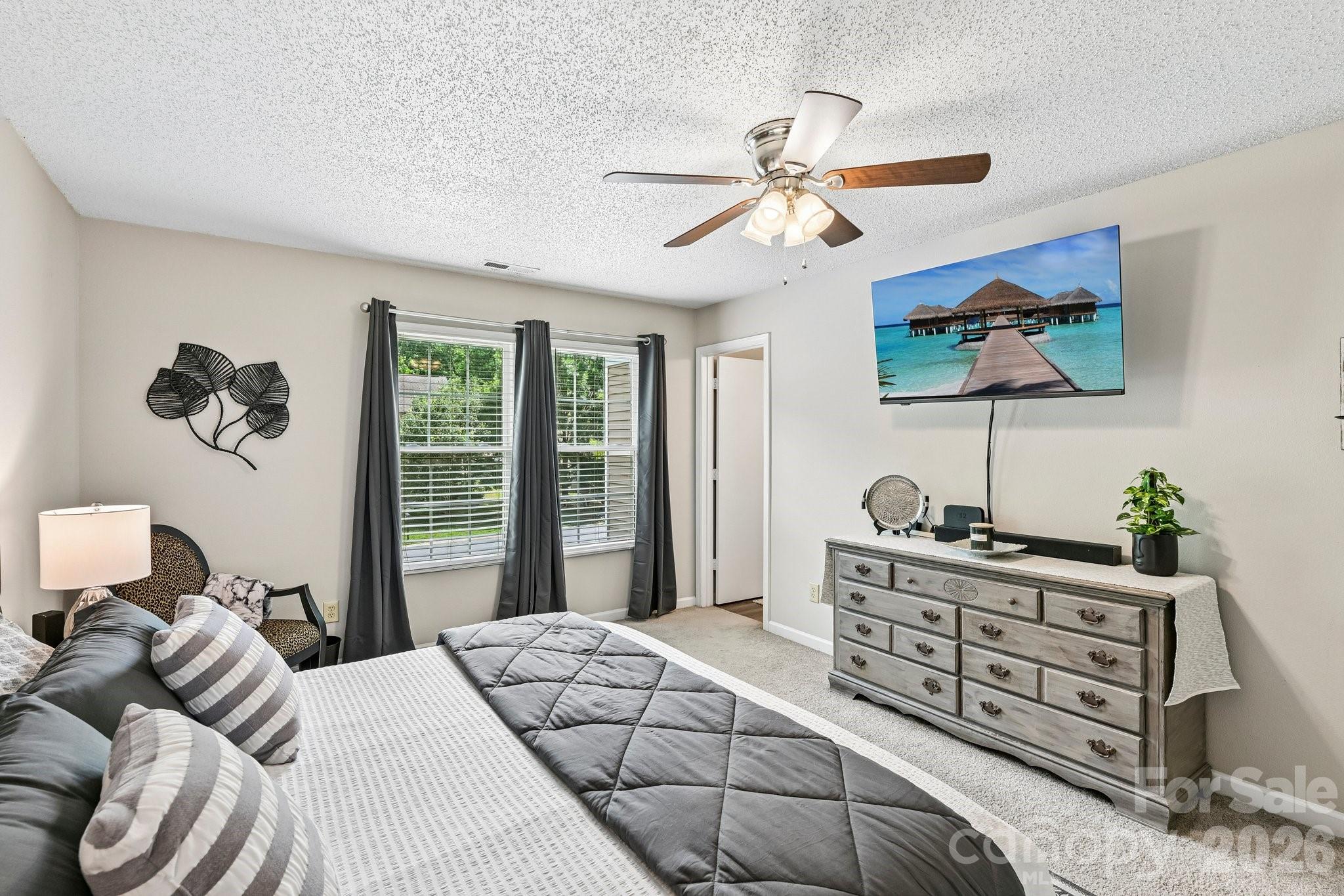 4207 Shasta Circle — Clover