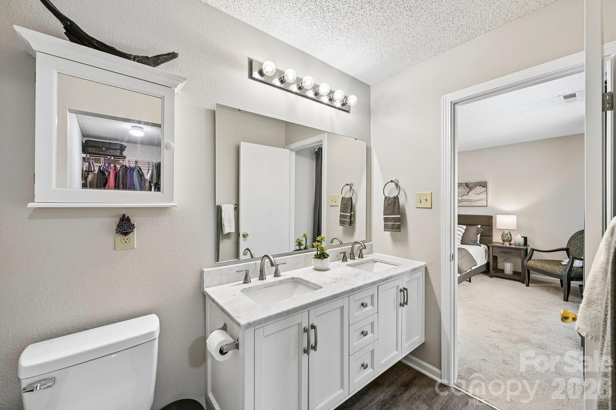 4207 Shasta Circle — Clover