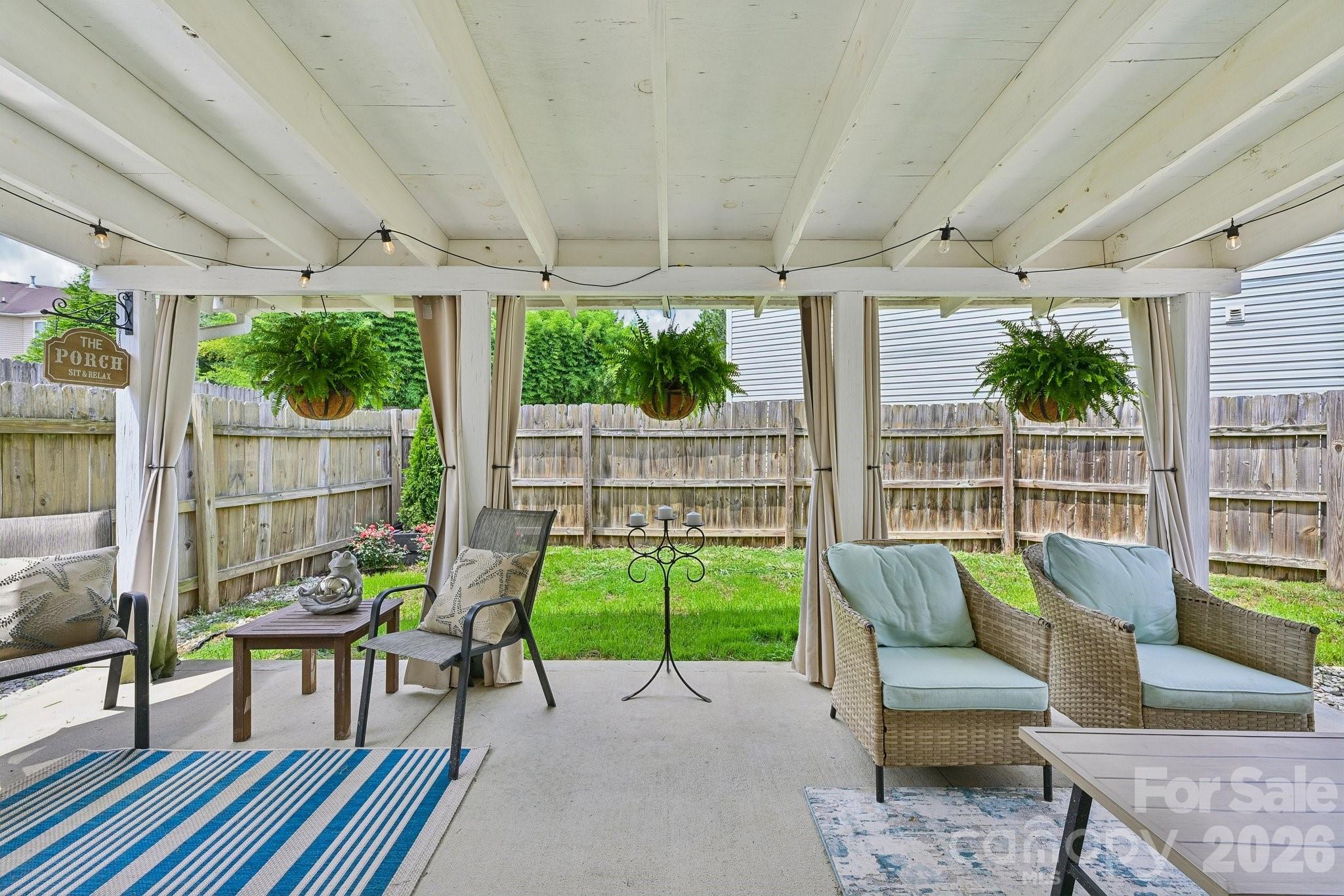 4207 Shasta Circle — Clover