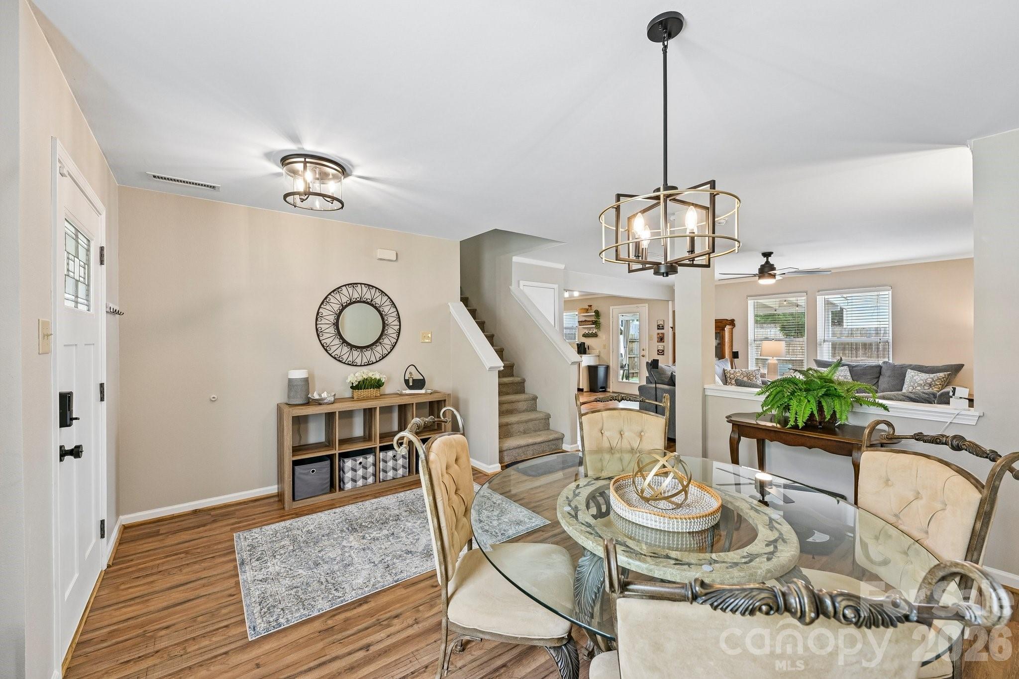 4207 Shasta Circle — Clover