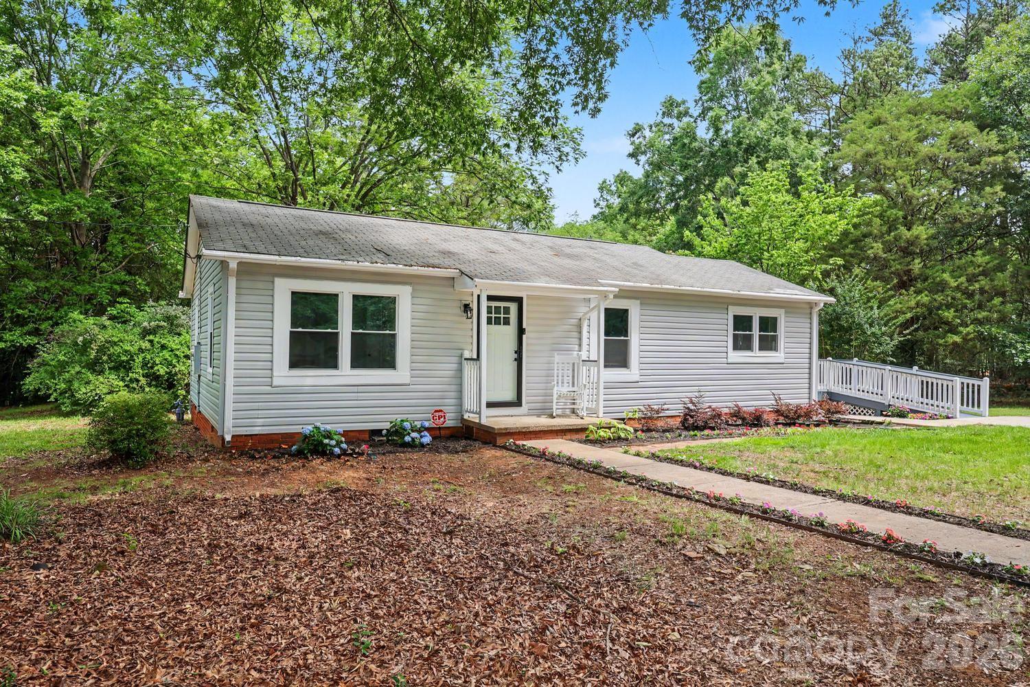 2101 Steele Street — Monroe
