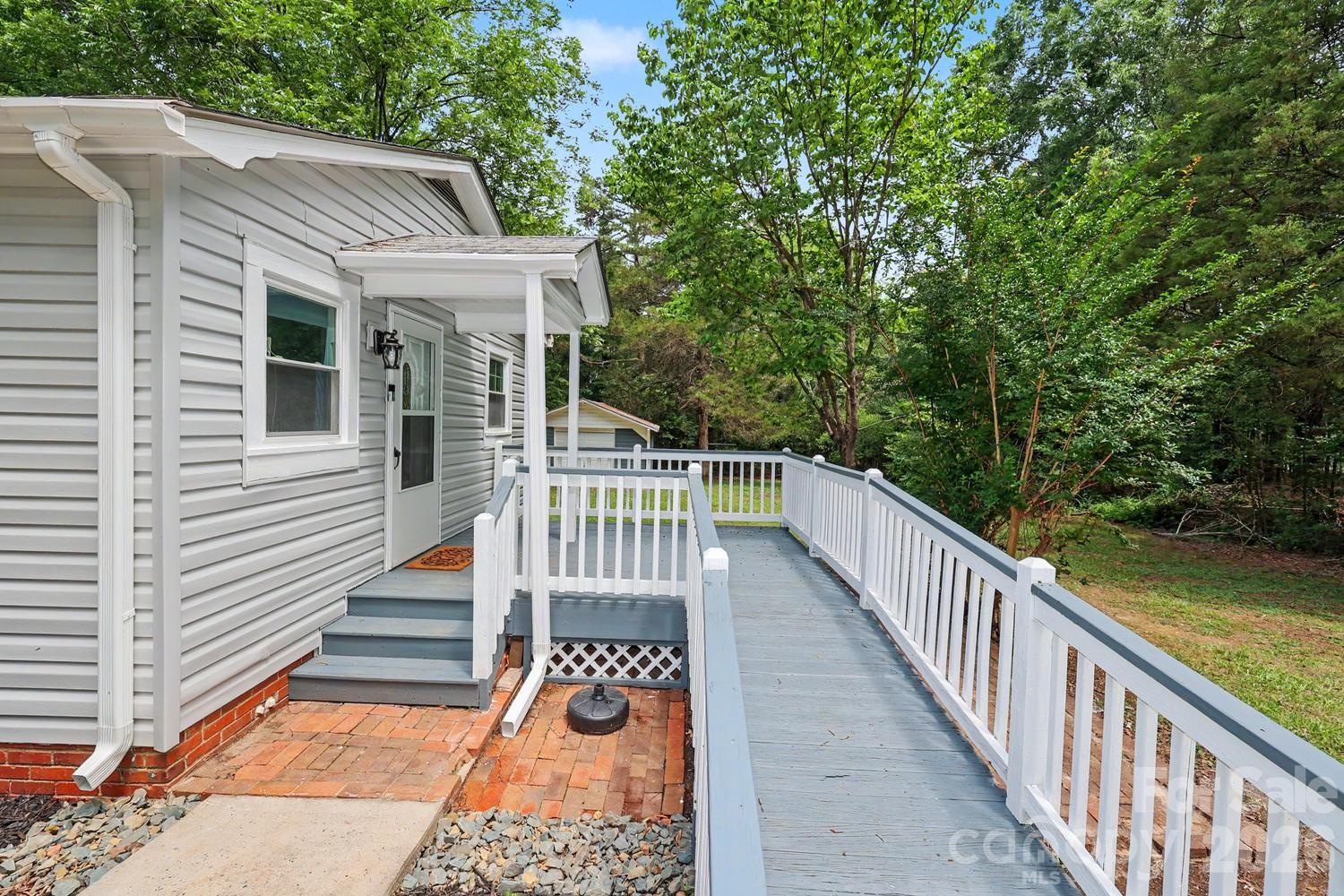 2101 Steele Street — Monroe