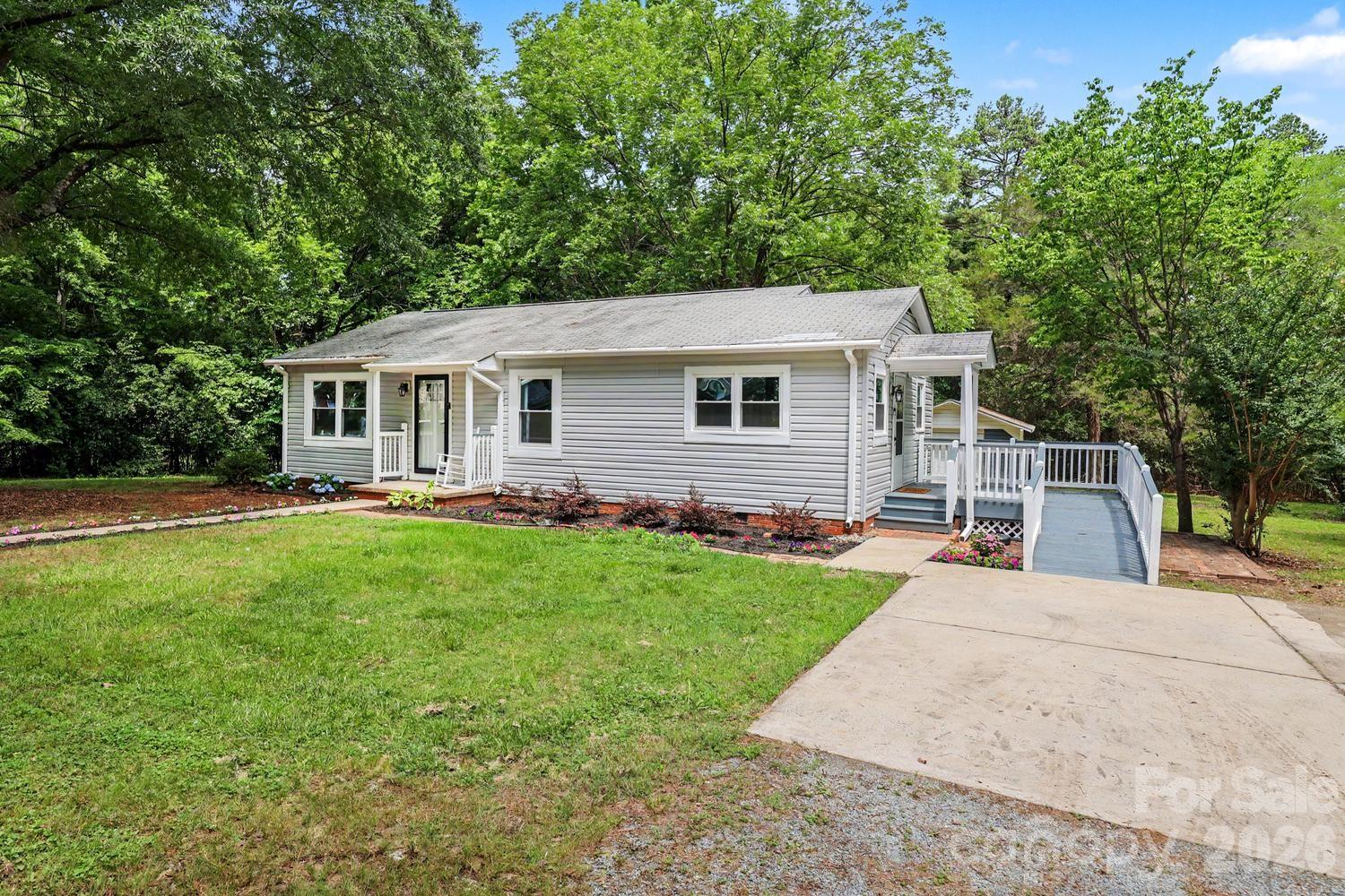 2101 Steele Street — Monroe