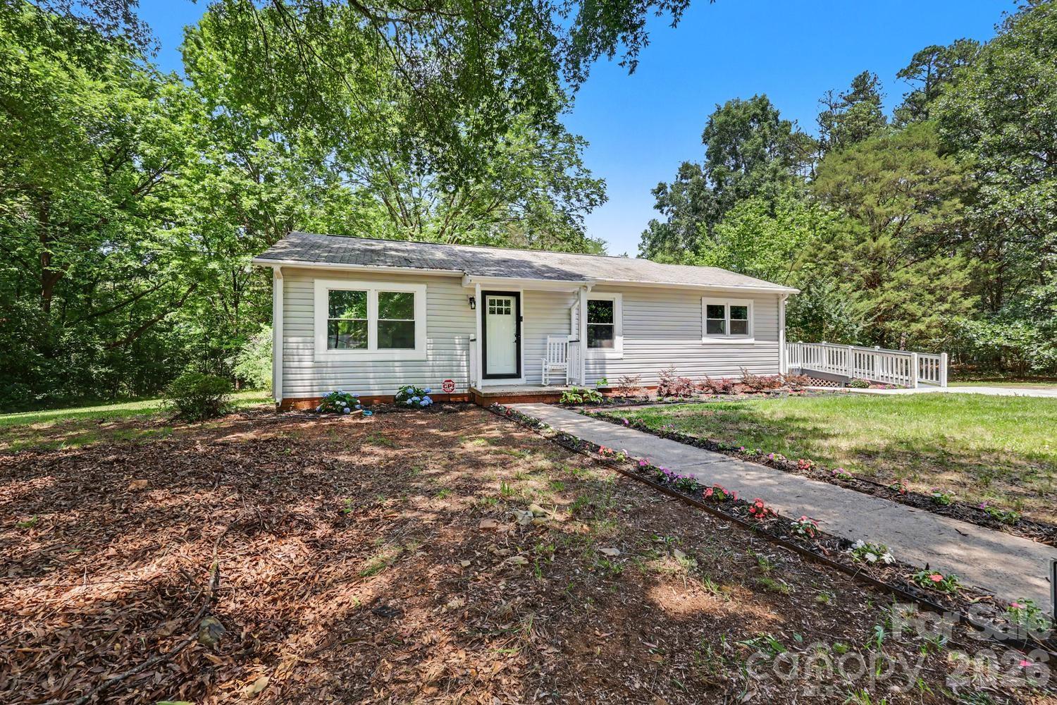 2101 Steele Street — Monroe
