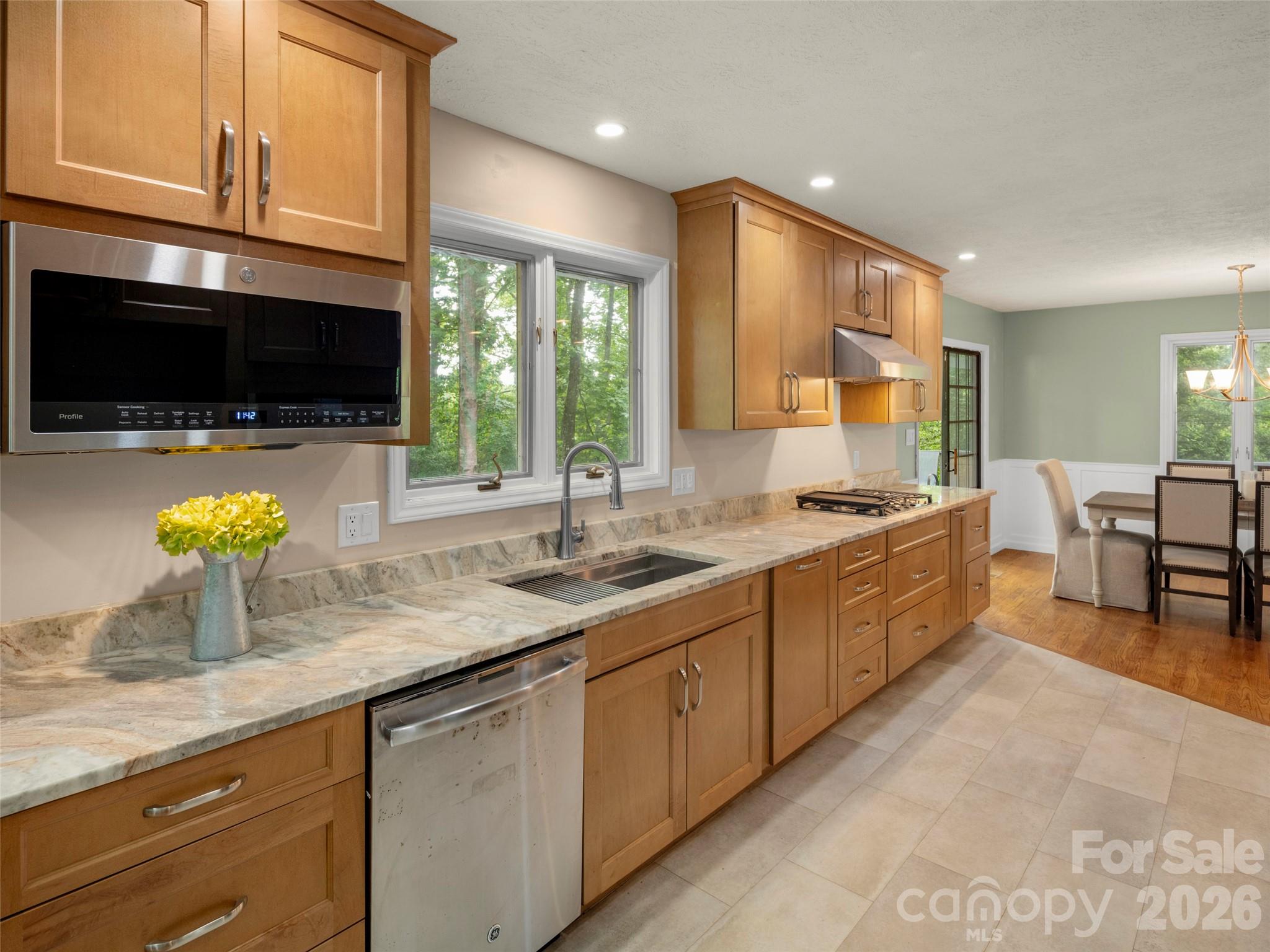 1 Glen Meadows Place — Arden