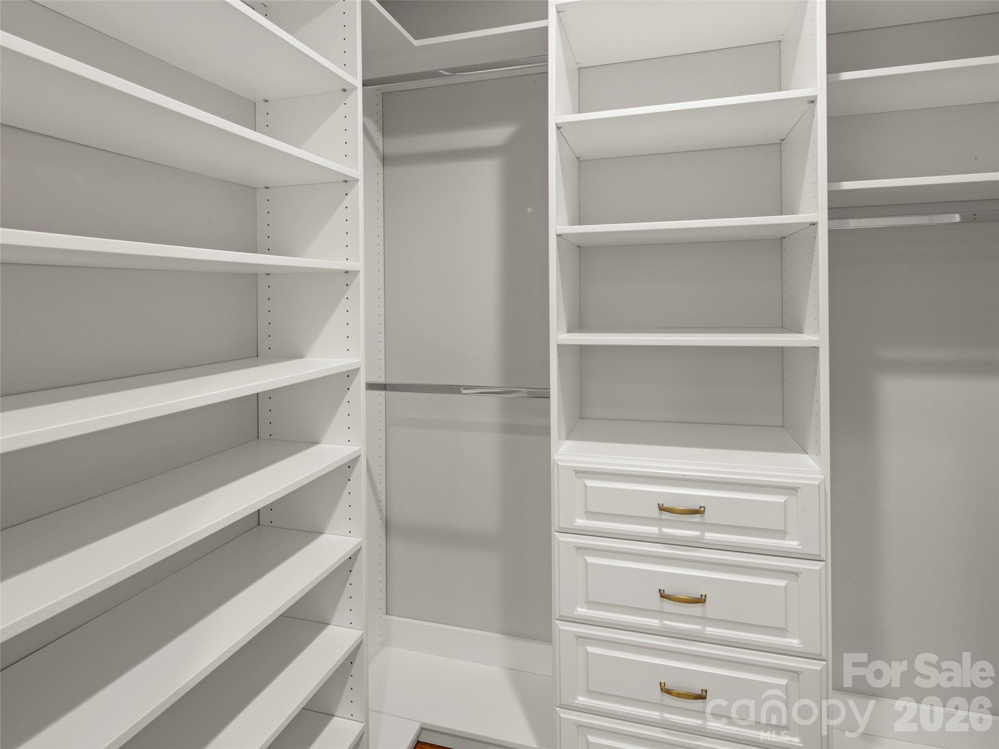 1 Glen Meadows Place — Arden