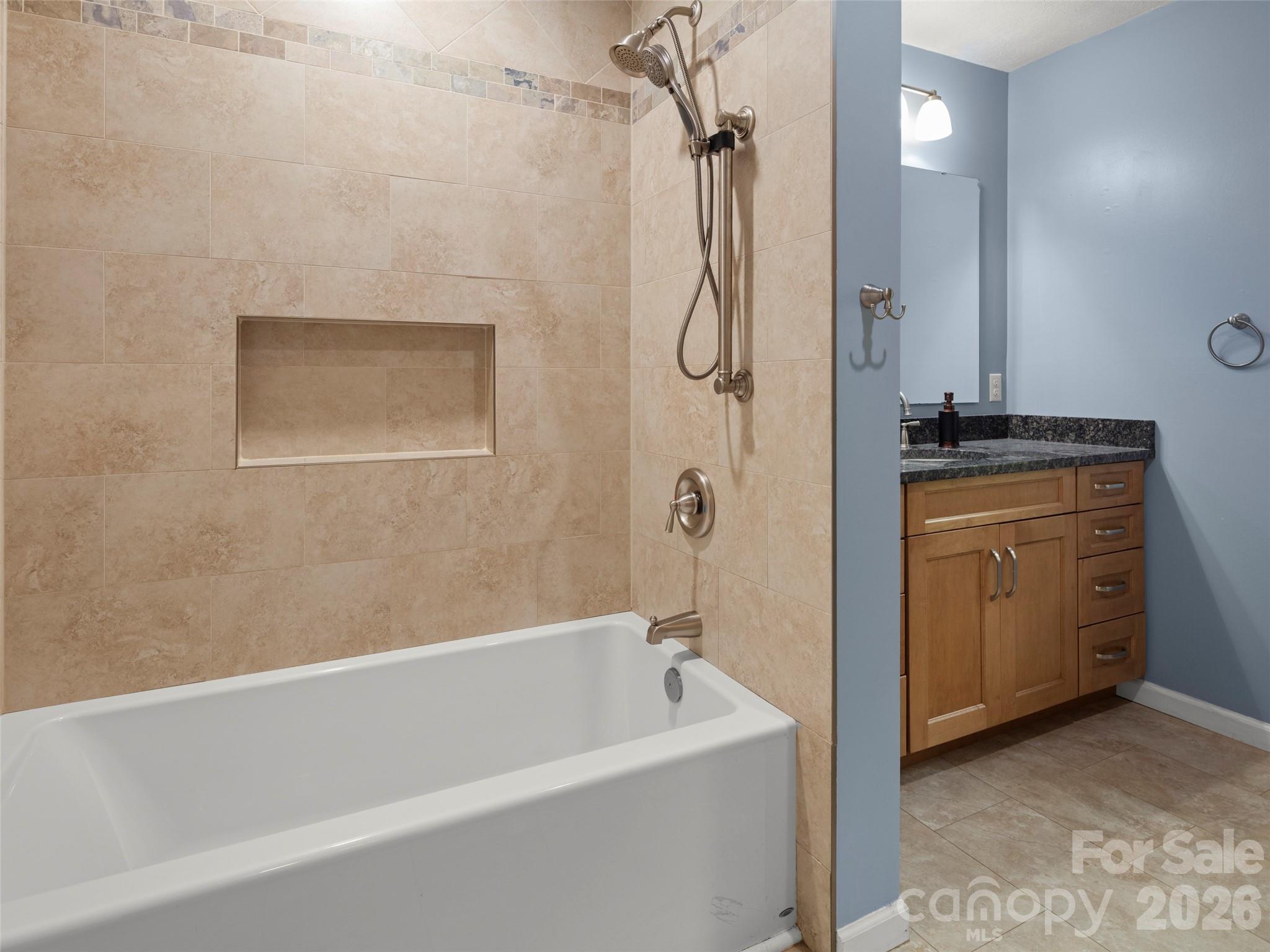 1 Glen Meadows Place — Arden