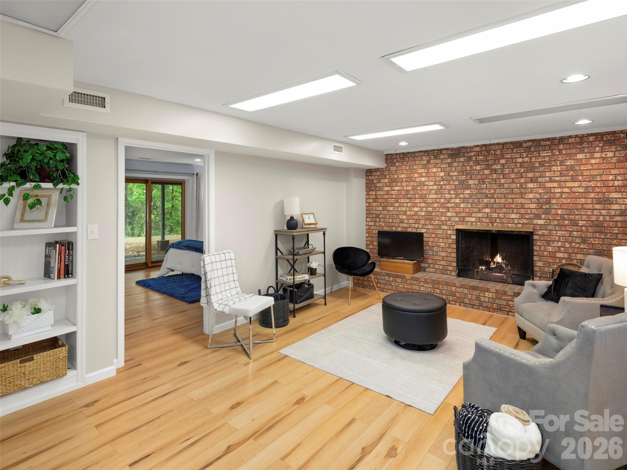 1 Glen Meadows Place — Arden
