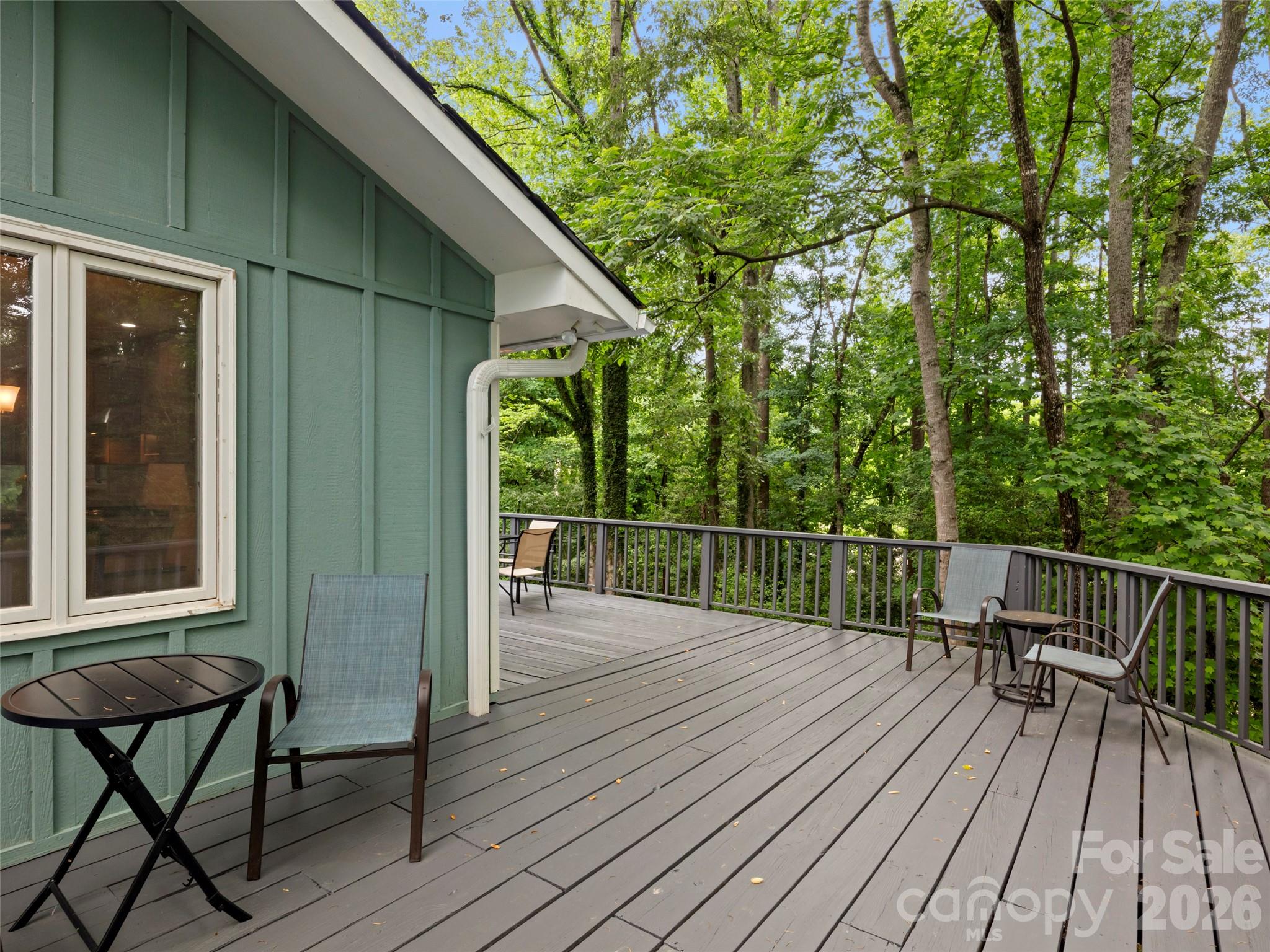 1 Glen Meadows Place — Arden