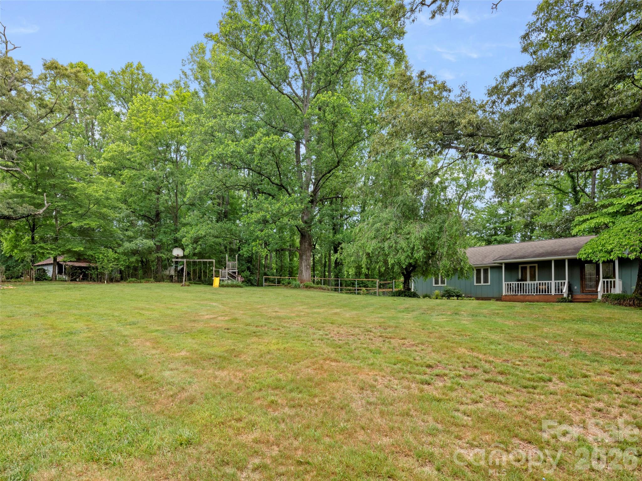 1 Glen Meadows Place — Arden
