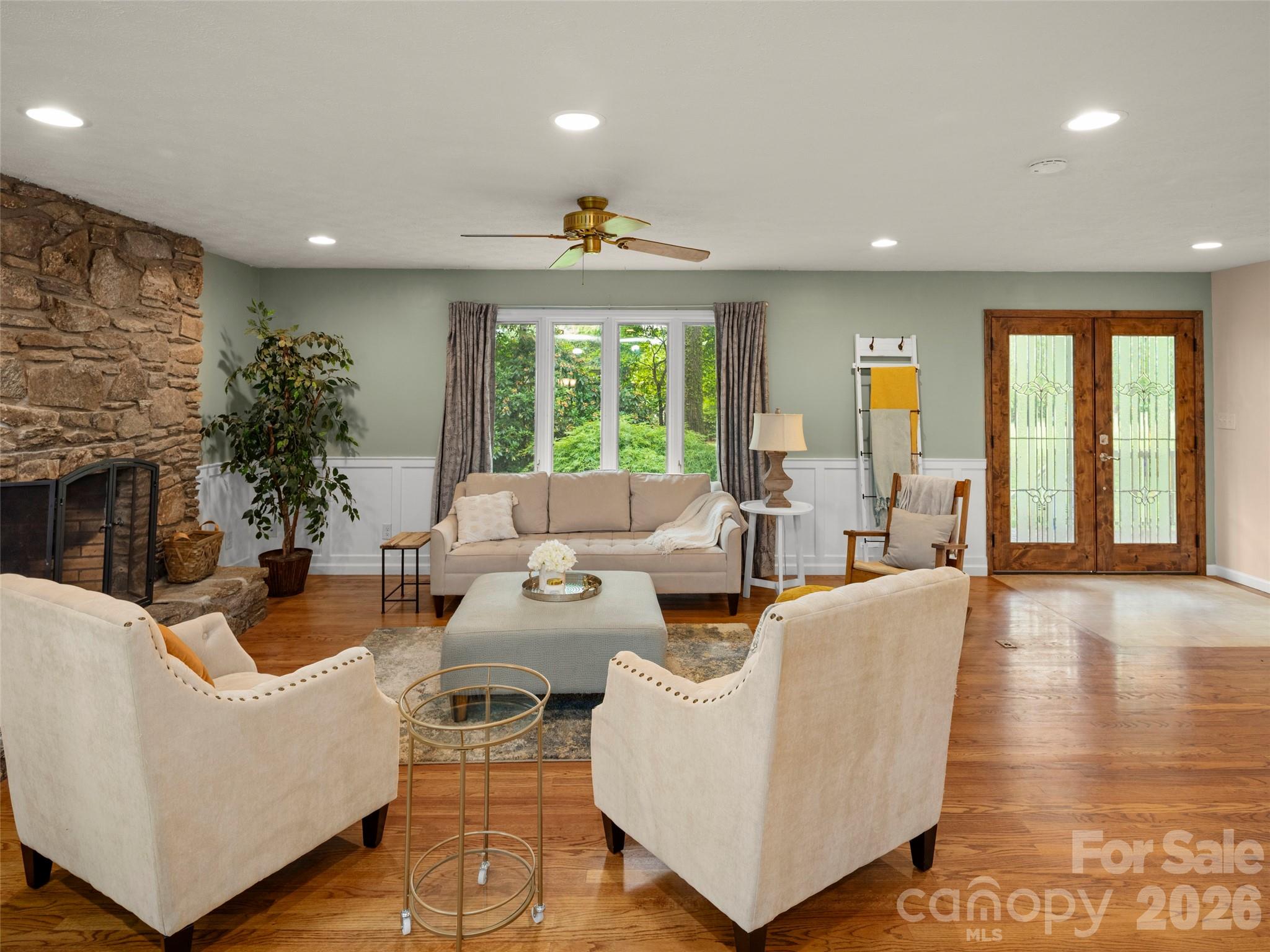 1 Glen Meadows Place — Arden