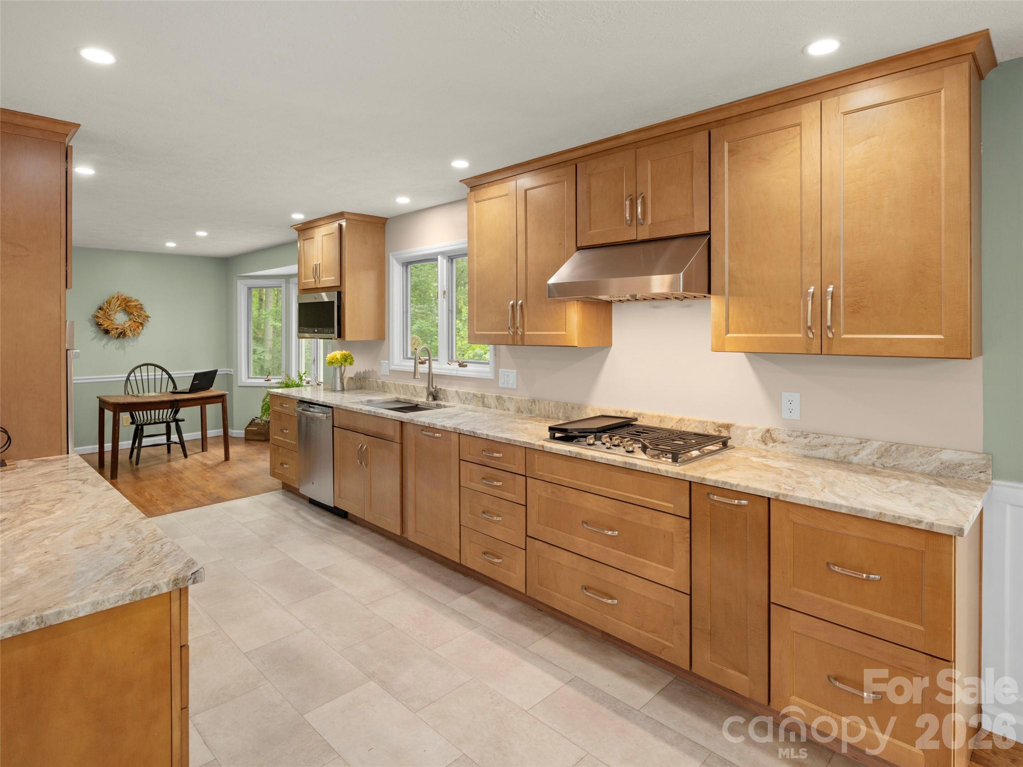 1 Glen Meadows Place — Arden
