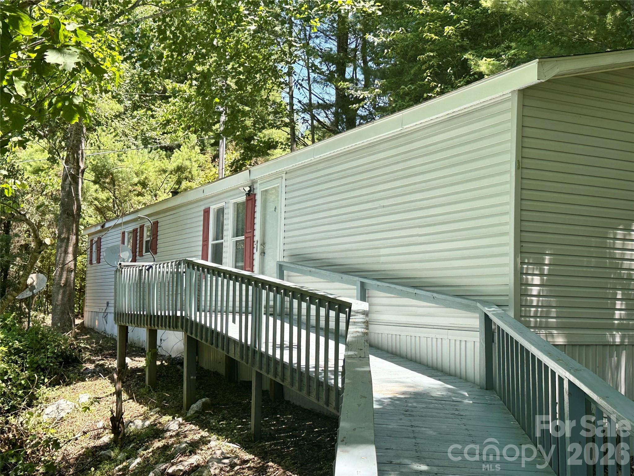 572 Blue Ridge Gem Stone Road — Spruce Pine