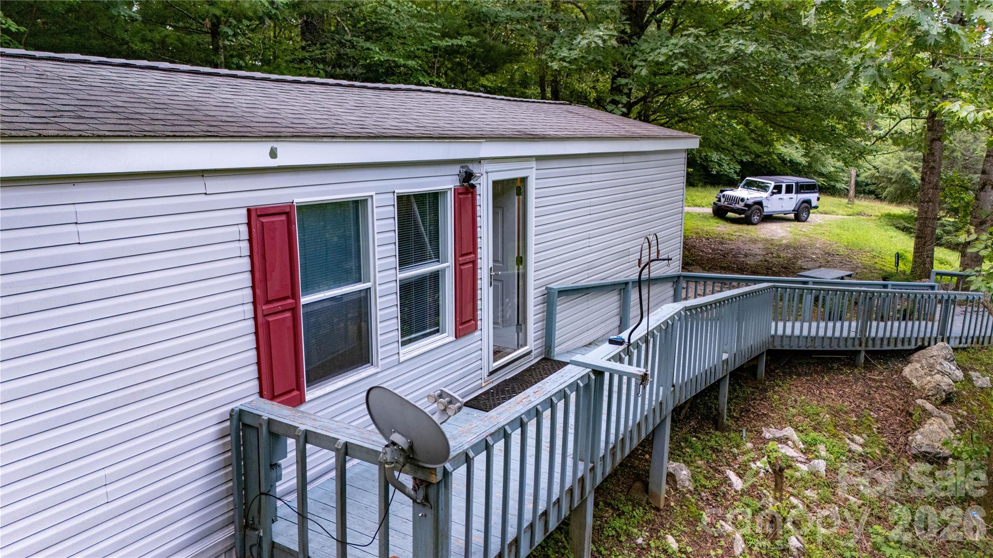 572 Blue Ridge Gem Stone Road — Spruce Pine