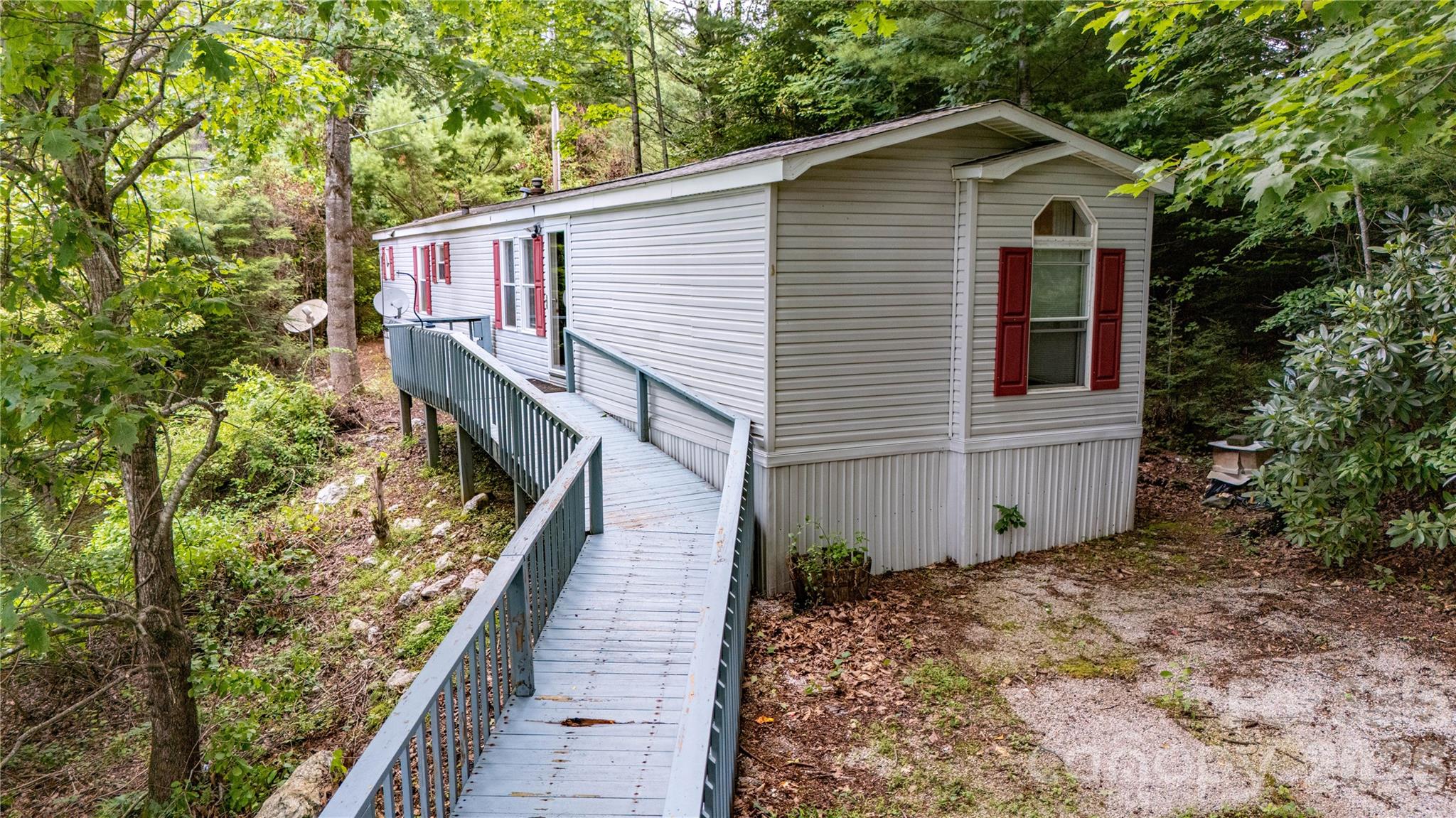 572 Blue Ridge Gem Stone Road — Spruce Pine