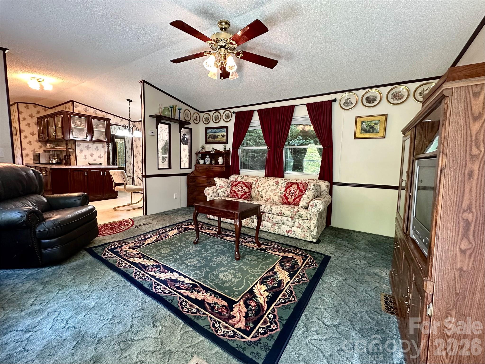 572 Blue Ridge Gem Stone Road — Spruce Pine