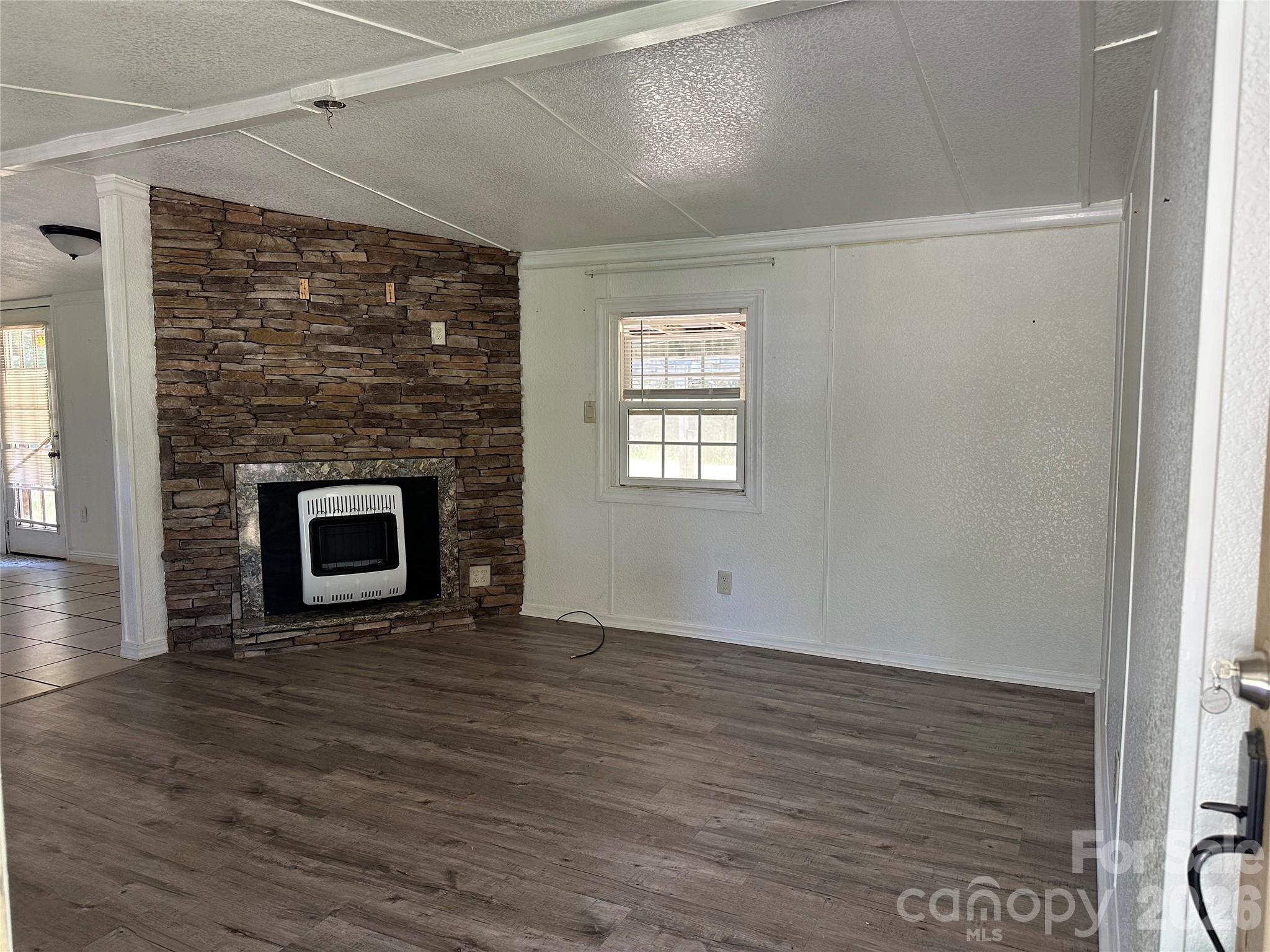 4191 Deerfield Drive — Maiden