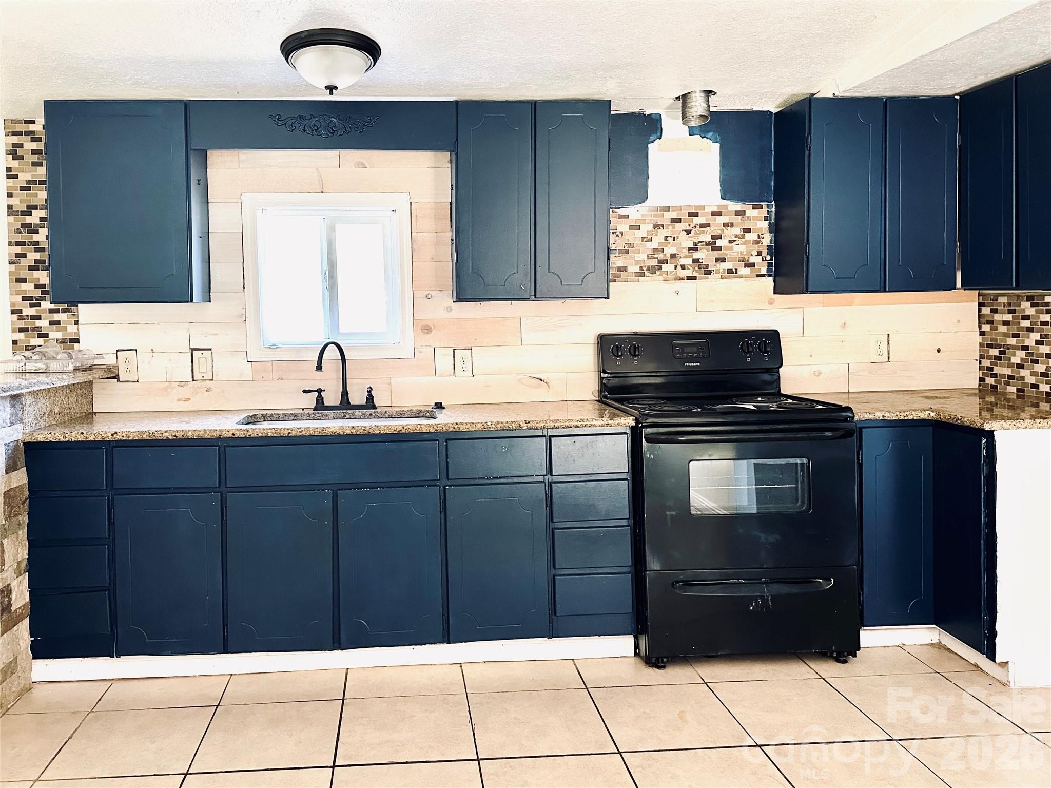 4191 Deerfield Drive — Maiden