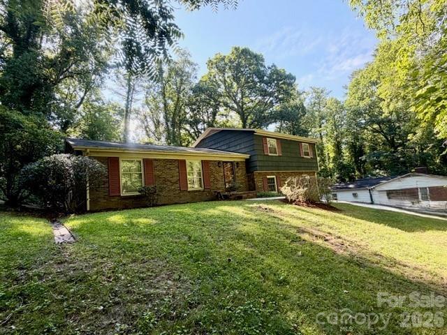 845 Cherokee Place SW — Lenoir
