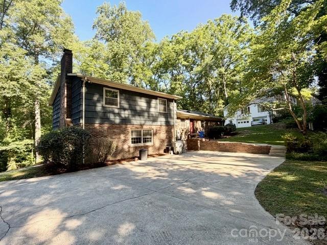 845 Cherokee Place SW — Lenoir