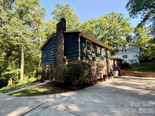 845 Cherokee Place SW — Lenoir
