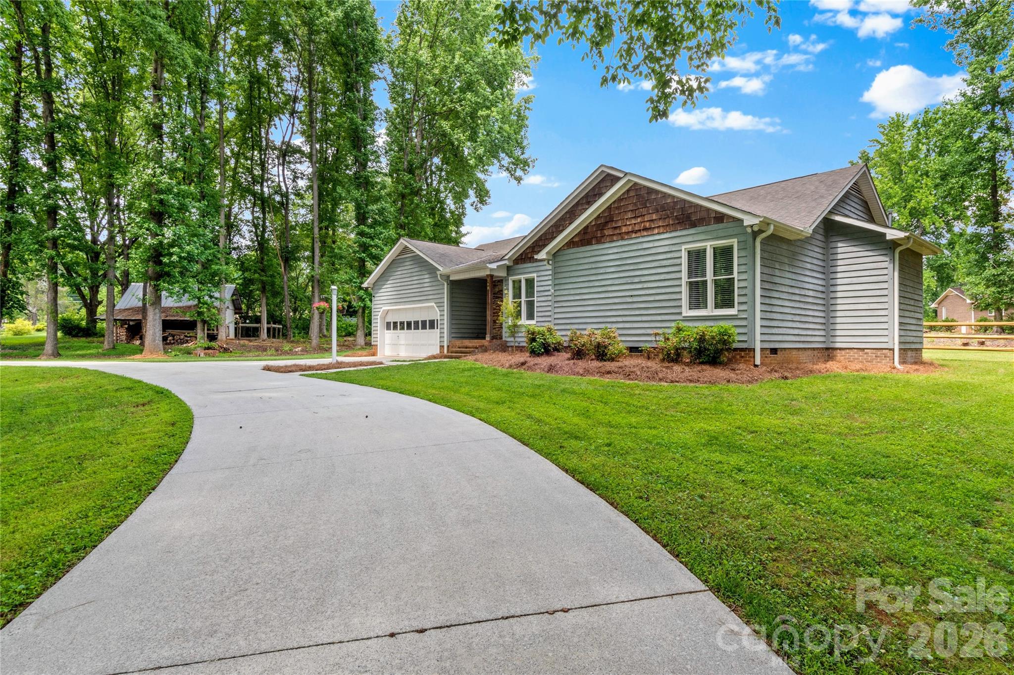168 Whitehead Drive — Advance