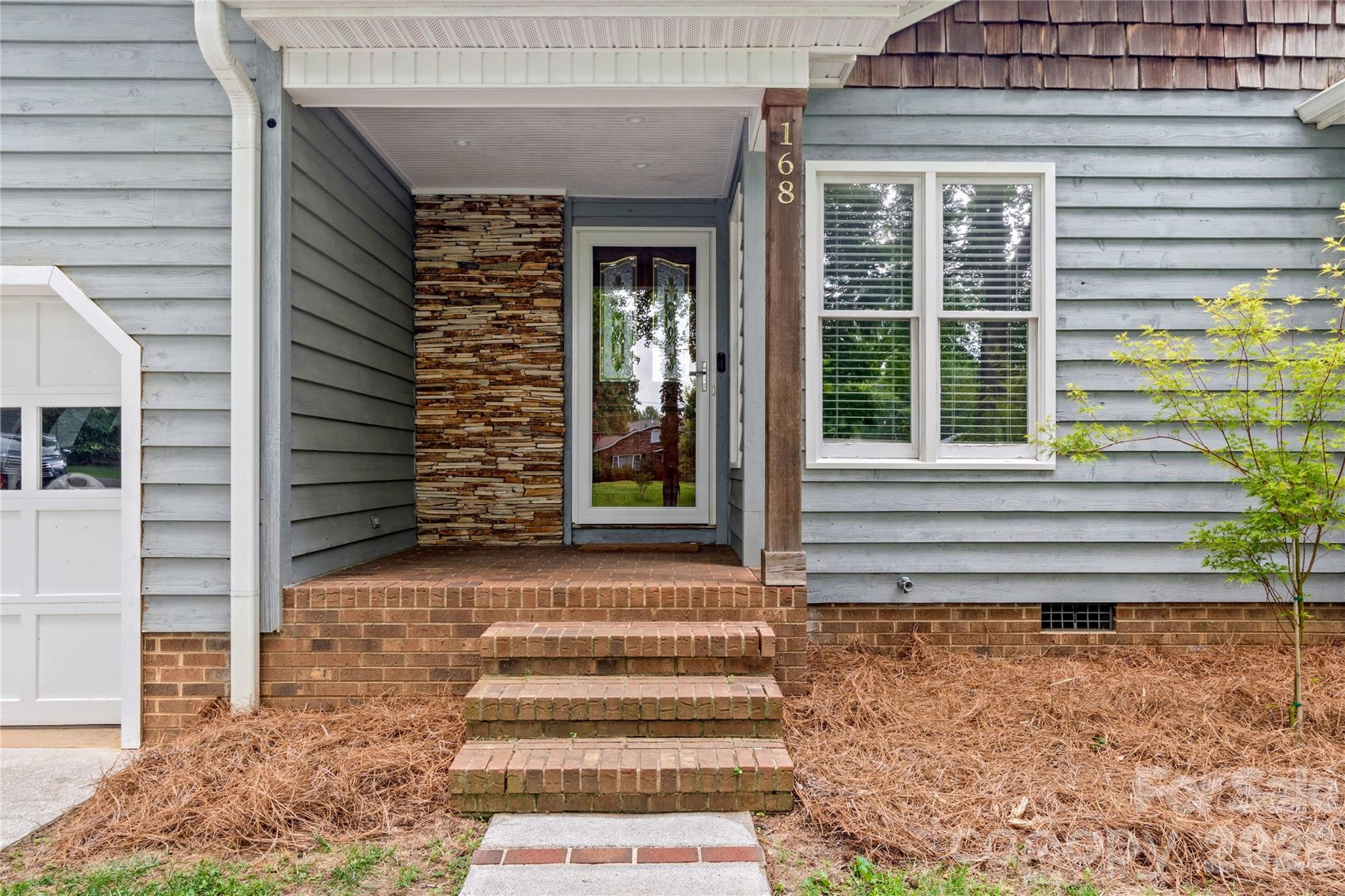 168 Whitehead Drive — Advance