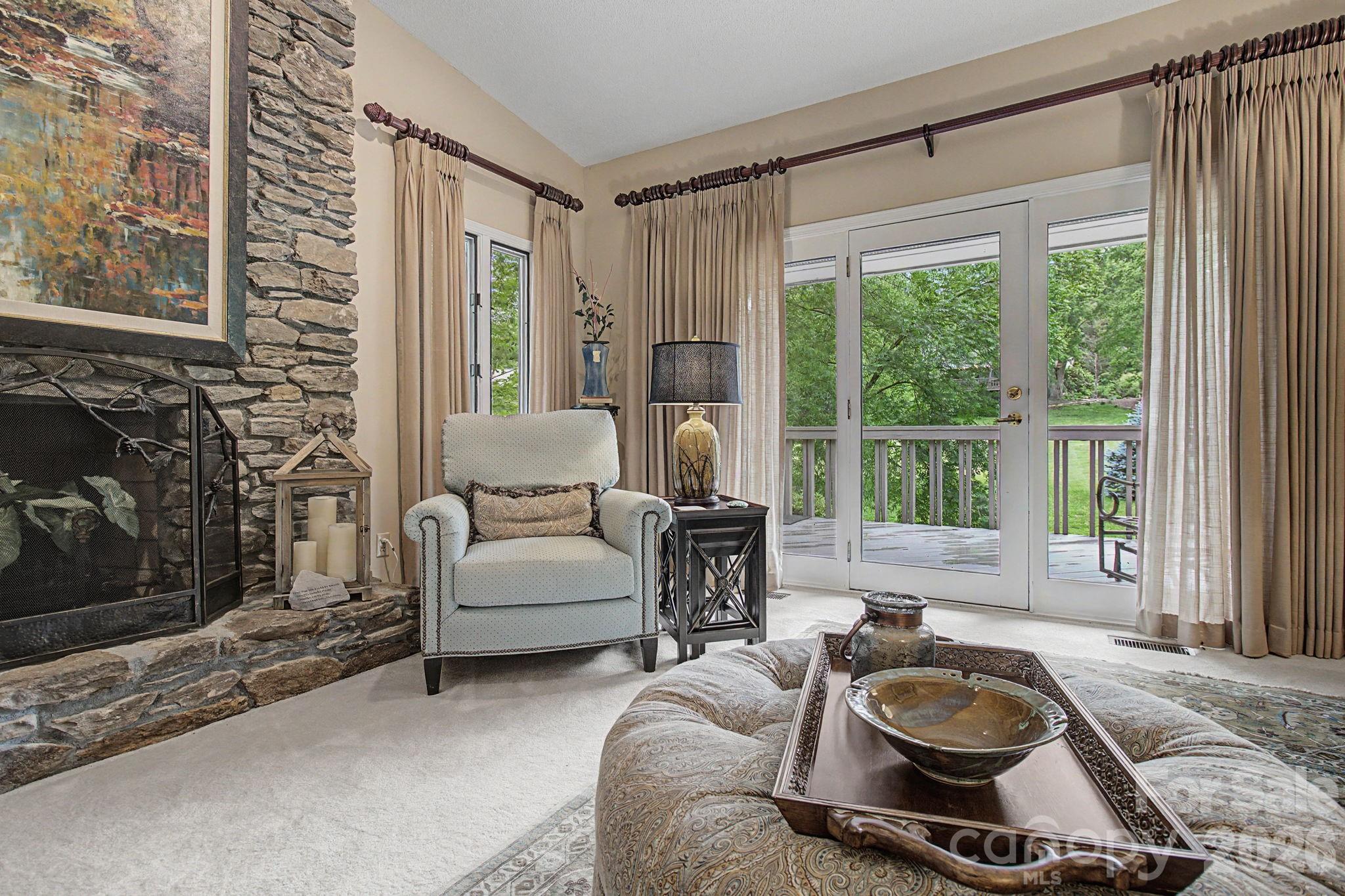 16 Clubside Drive — Asheville